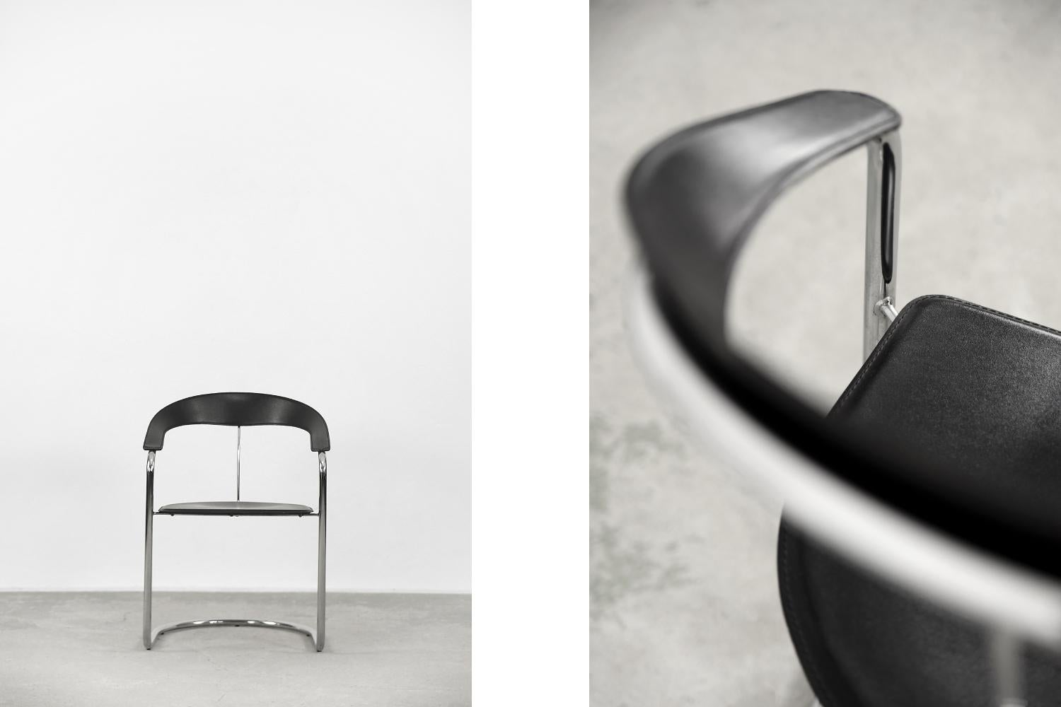 Fin du 20e siècle Chaise Canasta vintage minimaliste italienne en chrome et cuir noir d'Arrben en vente