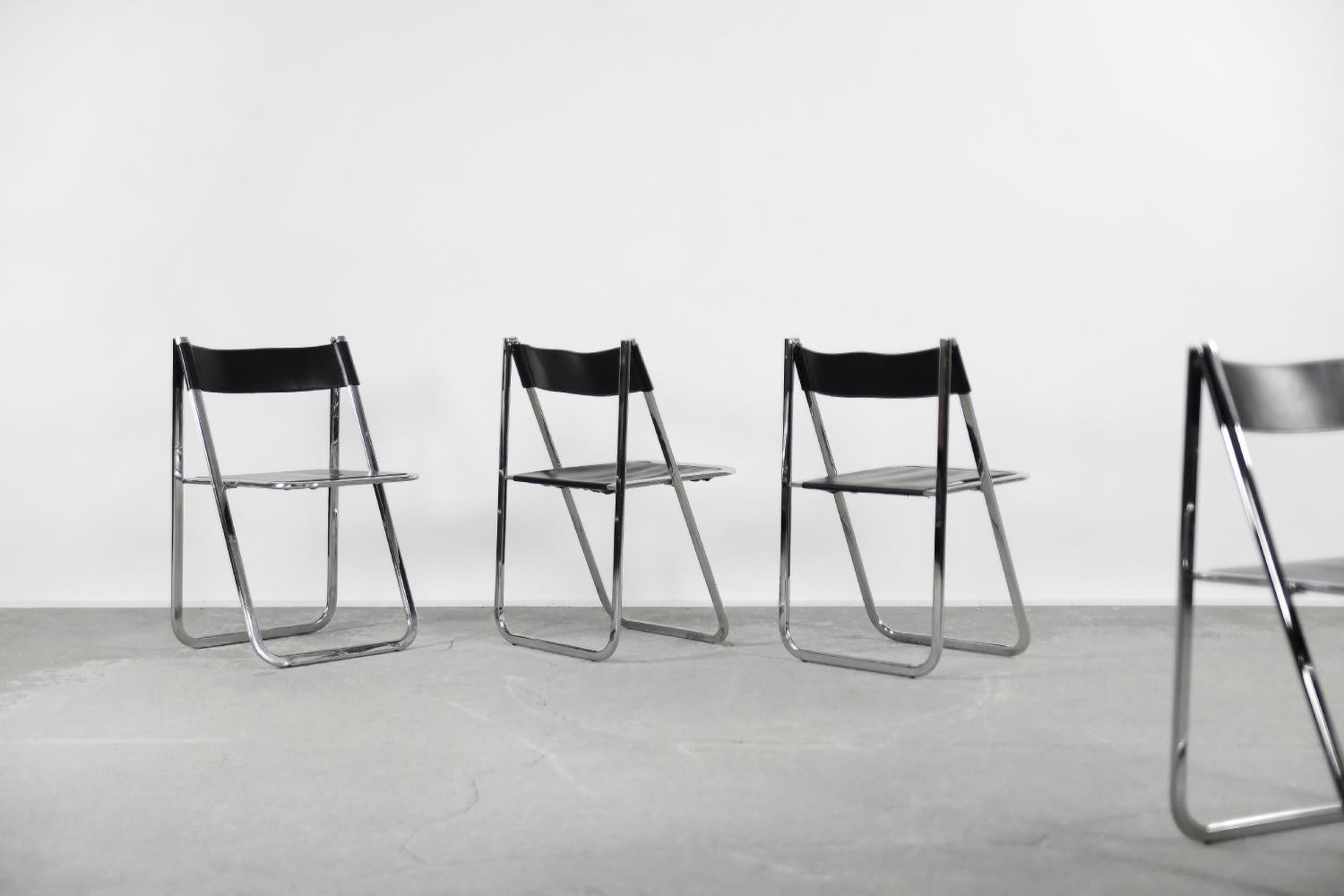 Late 20th Century Set of 4 Vintage Minimalist Italian Tamara Folding Leather Chairs from Arrben