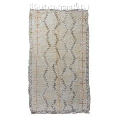Vintage minimalist Moroccan Beni Ouarain carpet curated by Breuckelen Berber