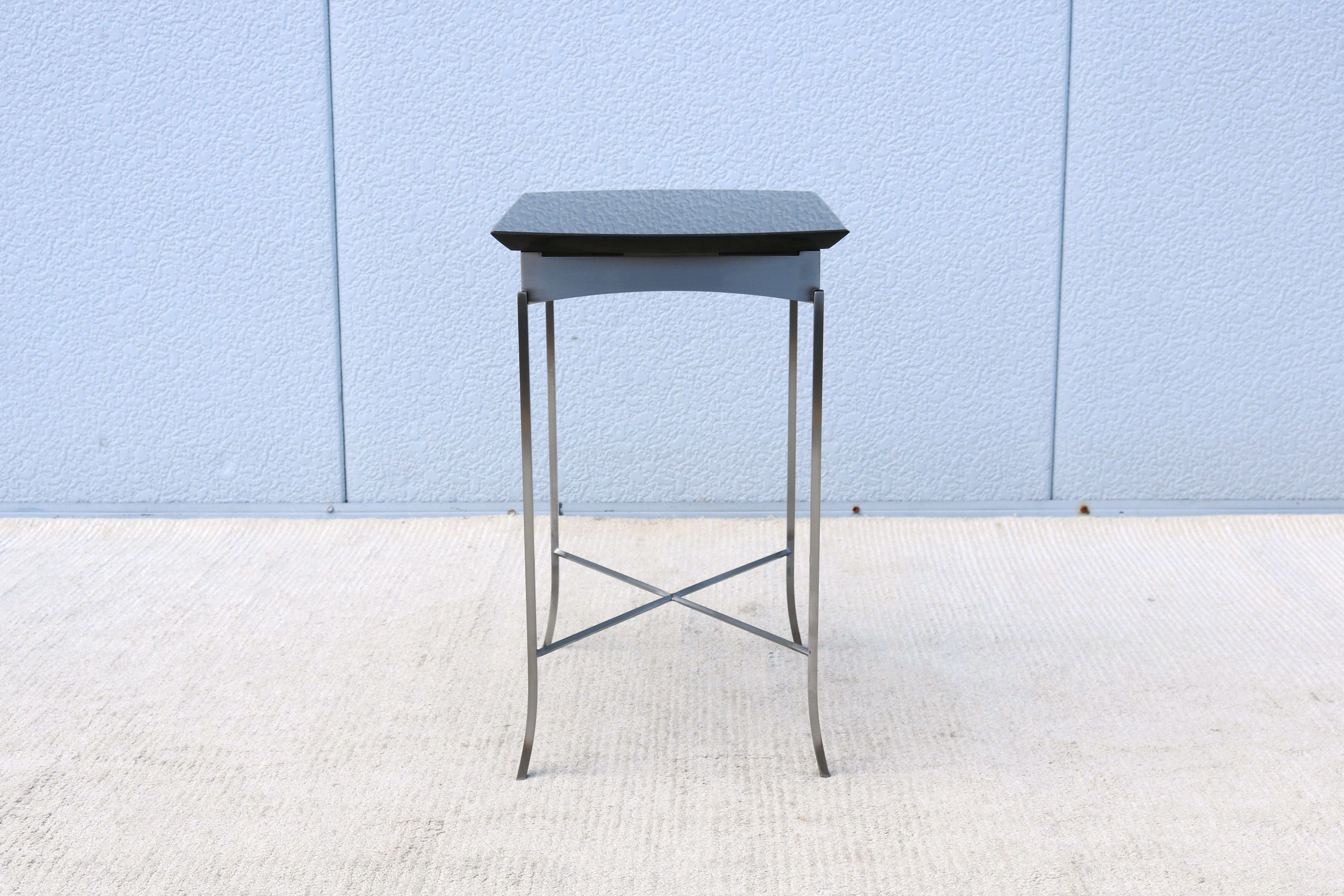 Tavolino minimalista d'epoca Tom McHugh per Brayton McHugh in granito e acciaio in vendita 4