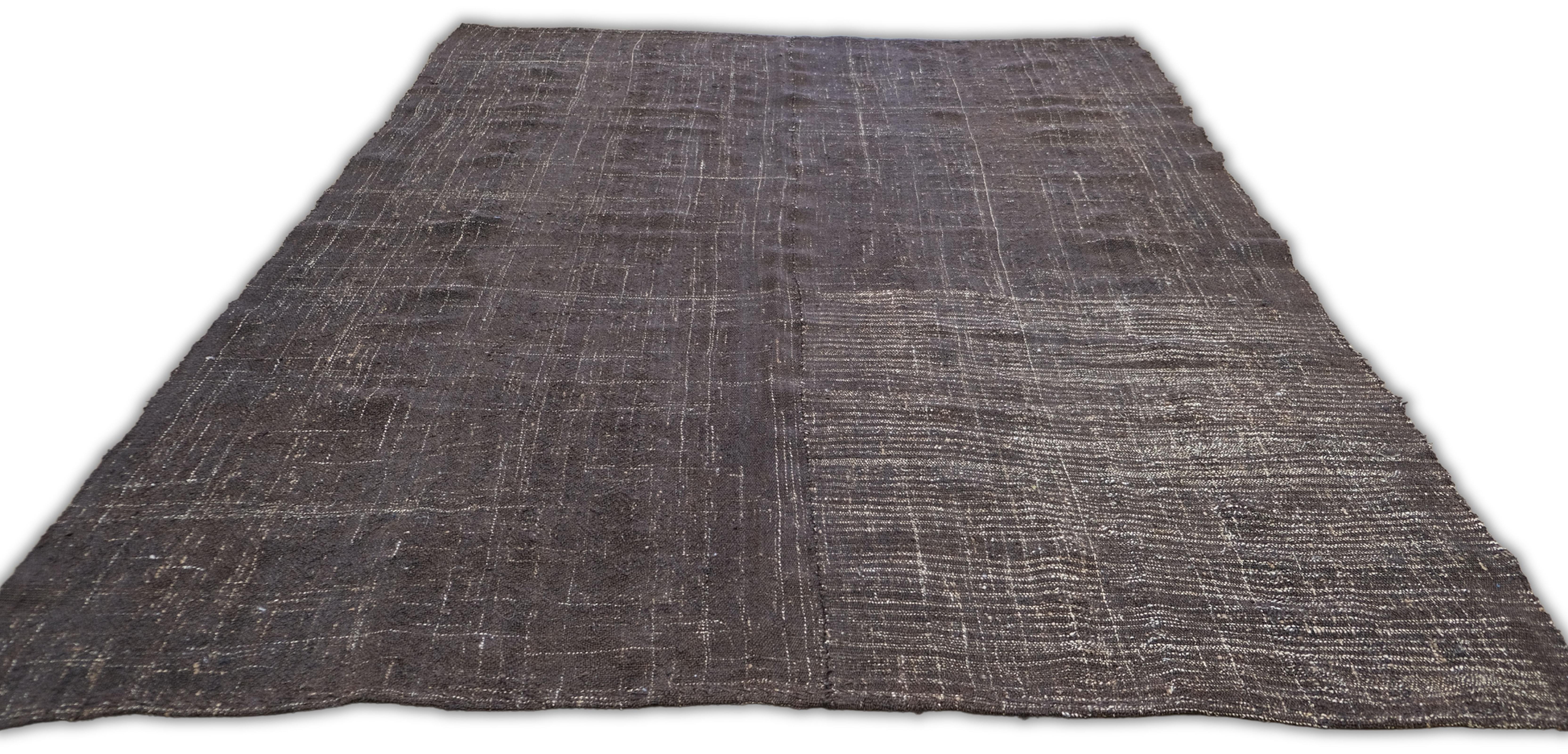 Tissé à la main Chador Kilim minimaliste vintage en poils de chèvre 7'2''x9'2'' en vente