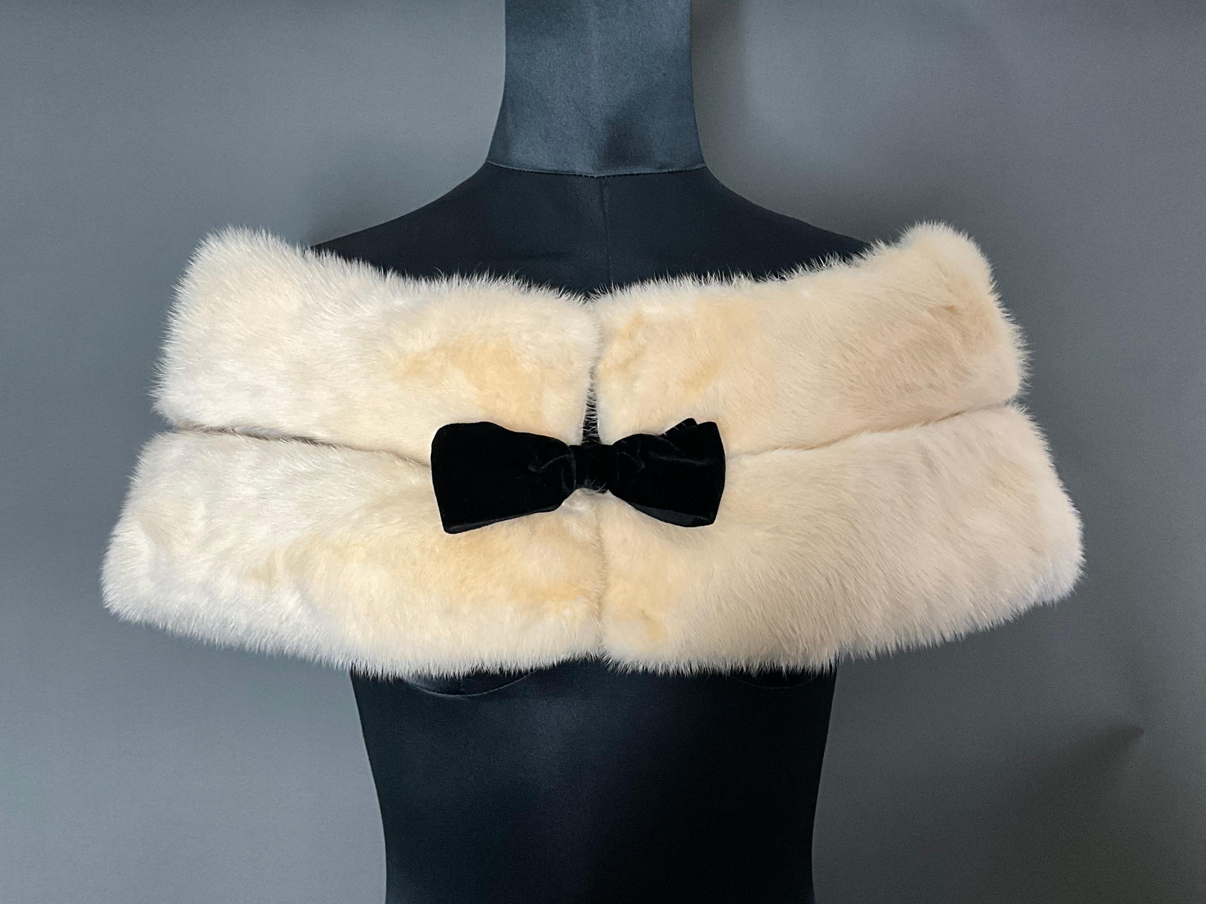 Women's Vintage Mink Fur Stole with Black Bow For Sale