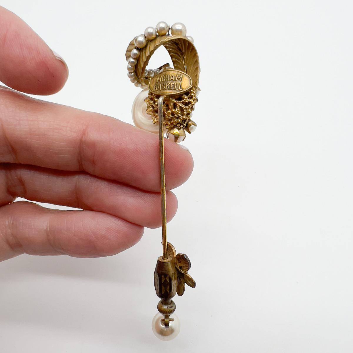 Women's Vintage Miriam Haskell Baroque Pearl Droplet  Pin 1940s For Sale