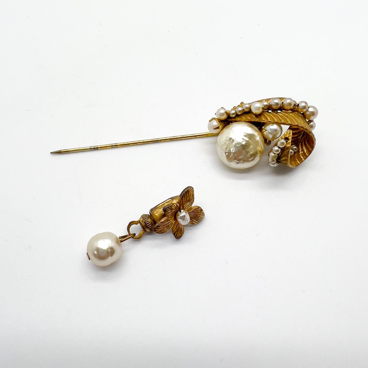 Vintage Miriam Haskell Baroque Pearl Droplet  Pin 1940s For Sale 1
