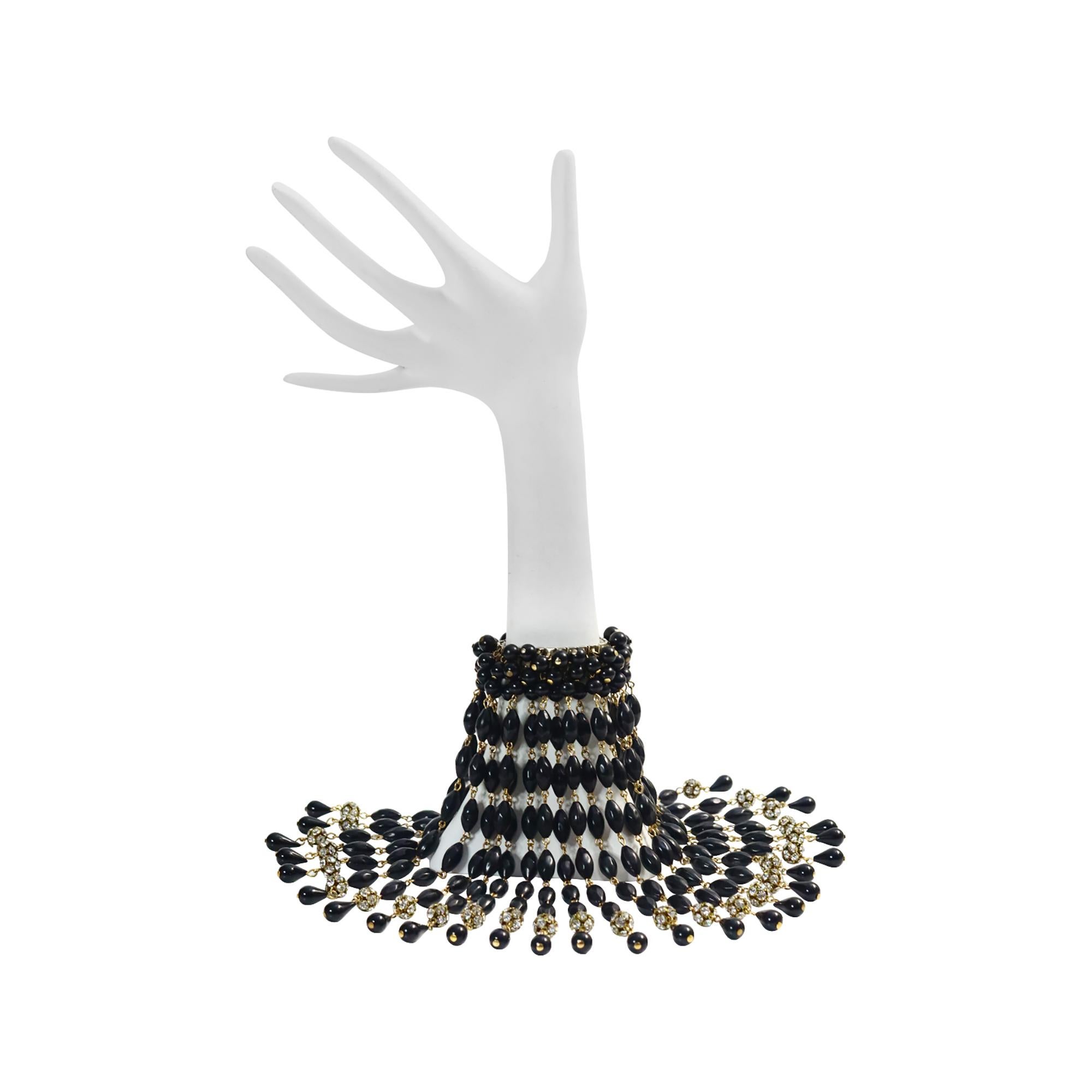 Vintage Miriam Haskell Pulsera de diamantes con cuentas negras colgantes Circa 1940s en venta 5