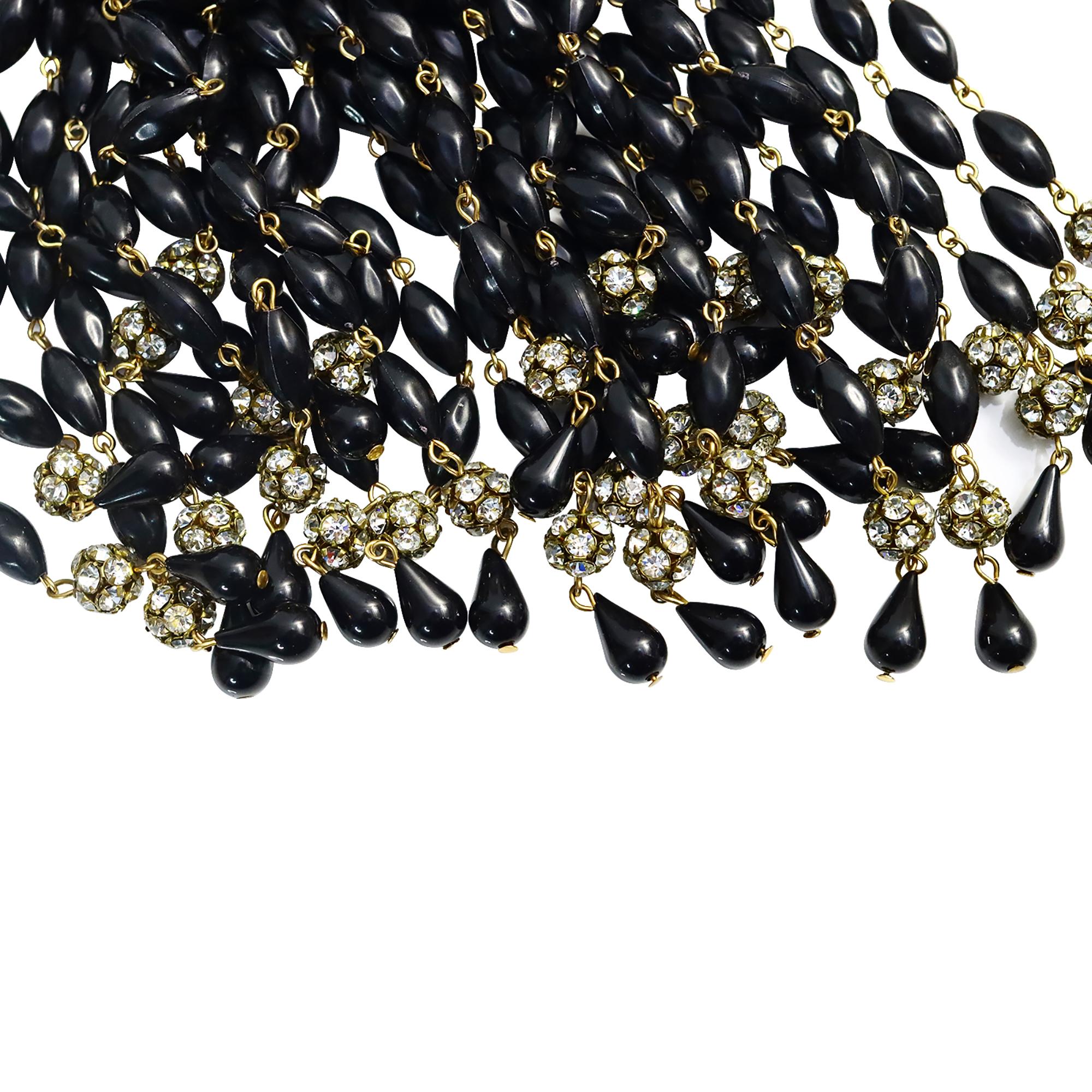 Vintage Miriam Haskell Pulsera de diamantes con cuentas negras colgantes Circa 1940s en venta 7