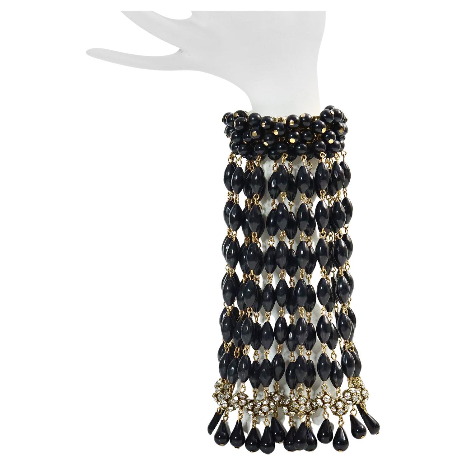 Vintage Miriam Haskell Dangling Black Beaded Diamante Bracelet. Il s'agit d'une version non signée de Haskell.  Il date des années 1940 et est très inhabituel.  Il se présente sous la forme d'un bracelet accordéon et s'adapte donc à de nombreuses