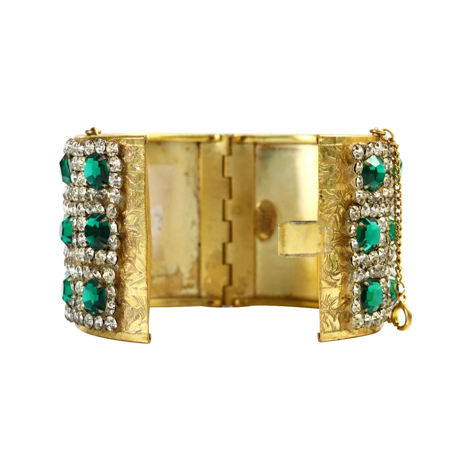 Vintage Miriam Haskell Gold Diamante Emerald Green Bracelet Circa 1950s In Good Condition For Sale In New York, NY