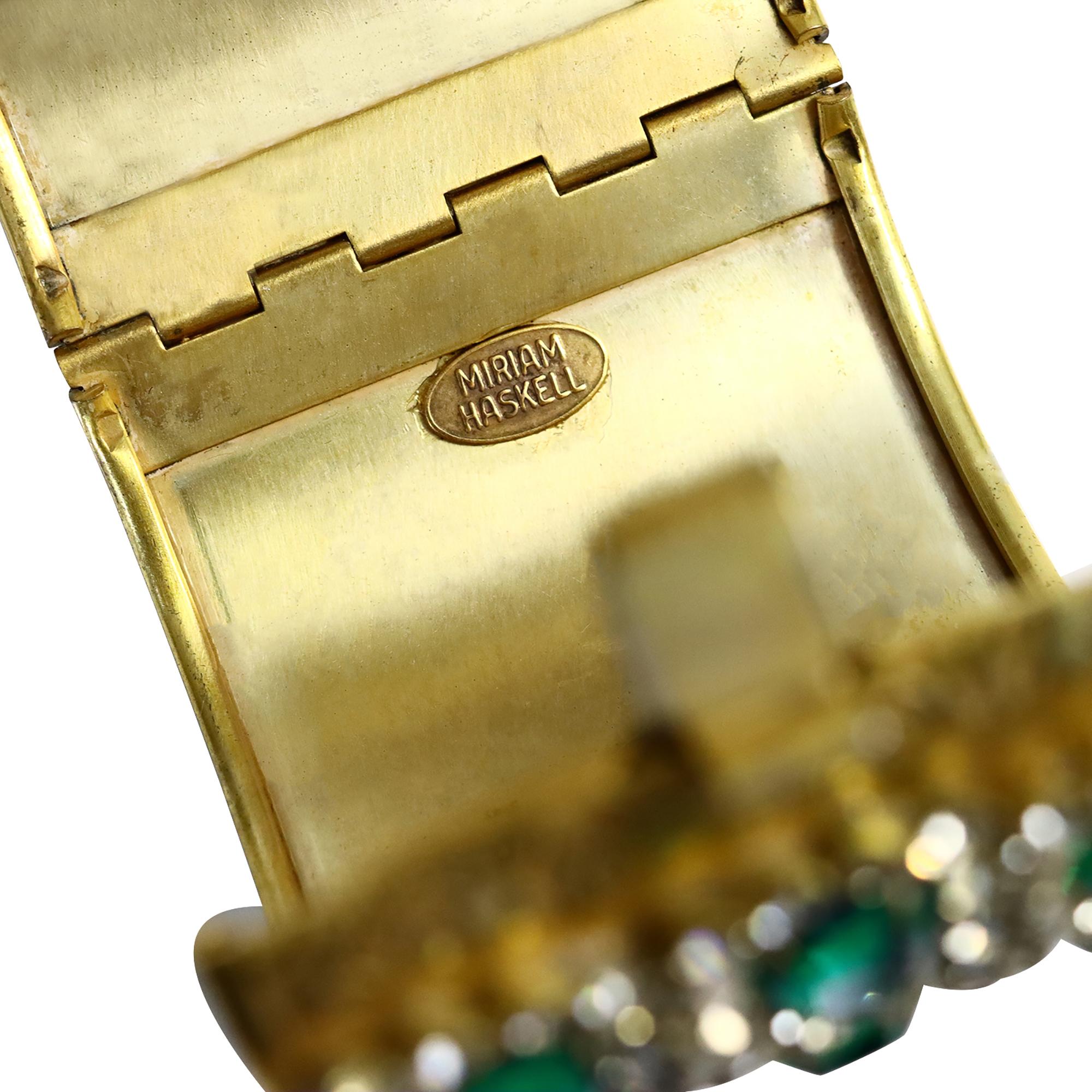 Vintage Miriam Haskell Pulsera de oro con diamantes verde esmeralda Circa 1950s en venta 2
