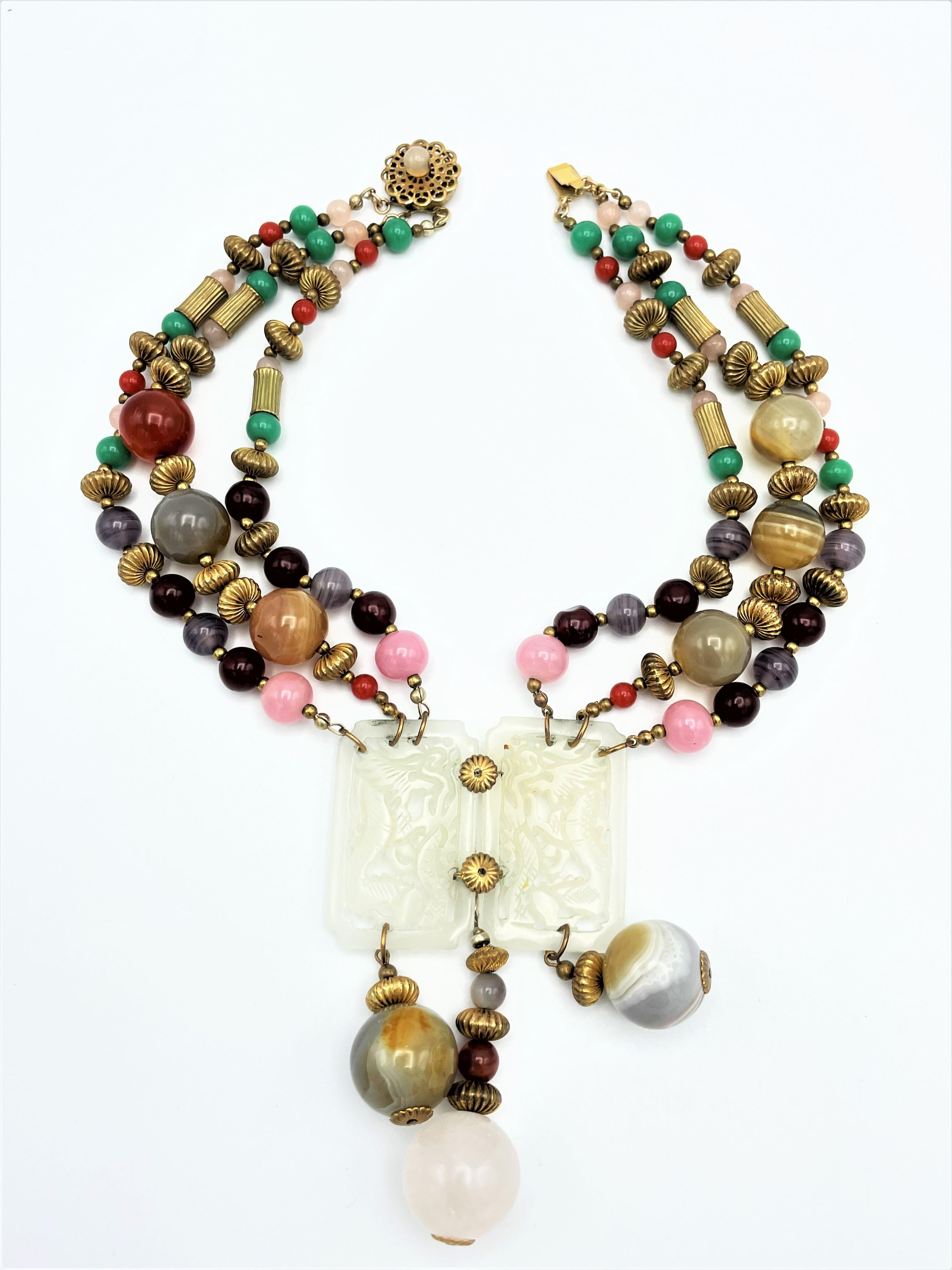 Collar vintage Miriam Haskell, cuentas de ágata y cristal, jade similar  Años 50 EE.UU. en venta 3