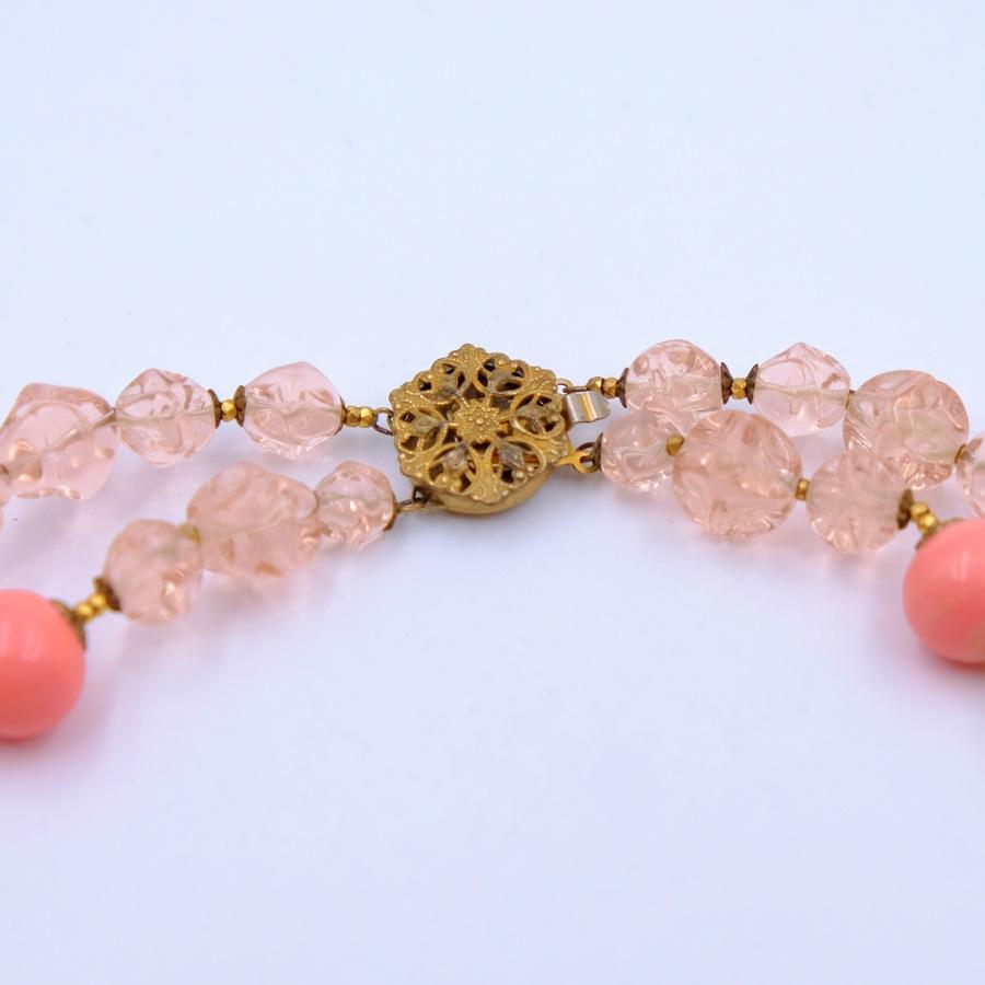 Vintage Miriam Haskell Peach Glass Necklace Beads 1950's In Good Condition For Sale In Austin, TX