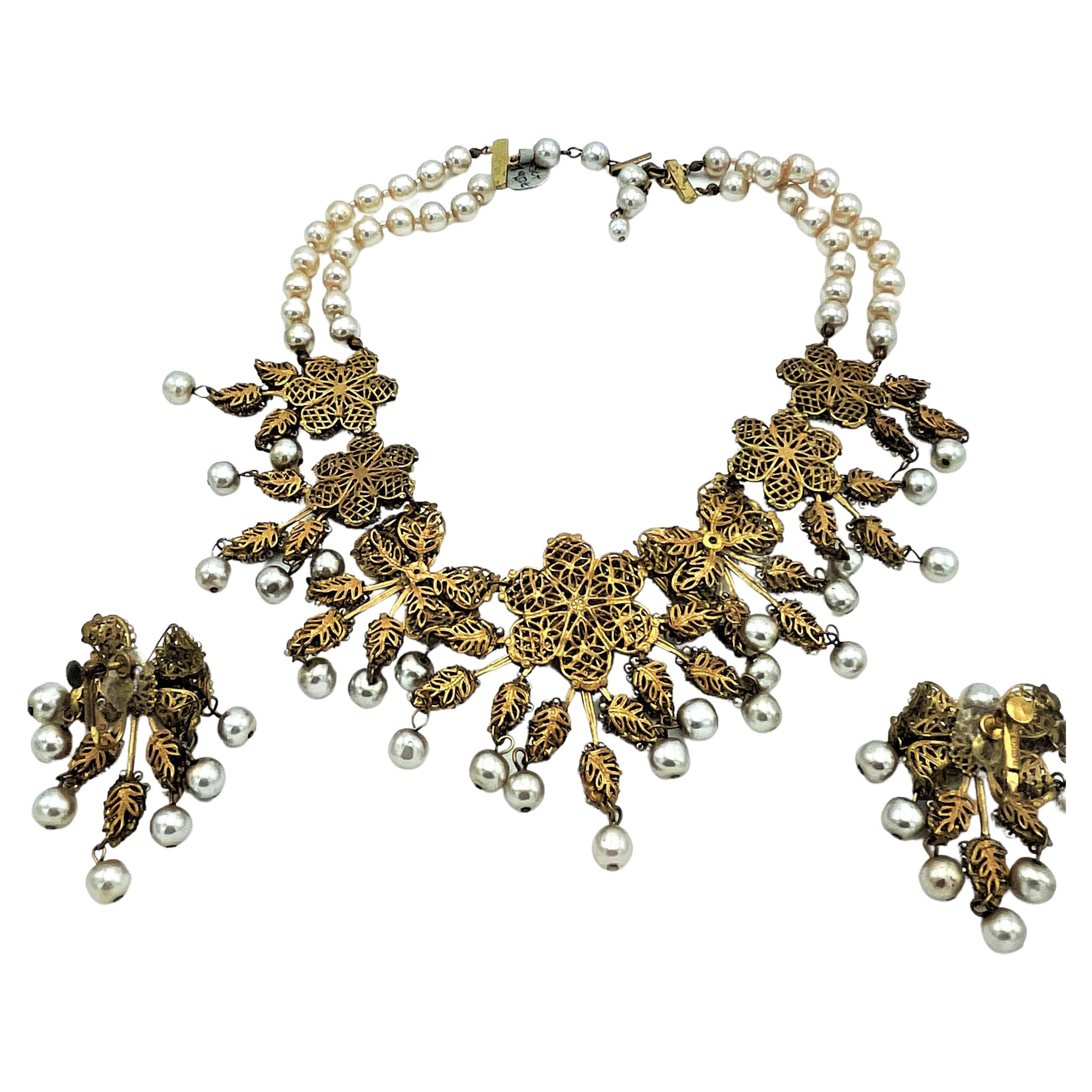 Art déco Ensemble vintage Miriam Haskell, collier et boucles d'oreilles à clips de collection, années 1940 en vente