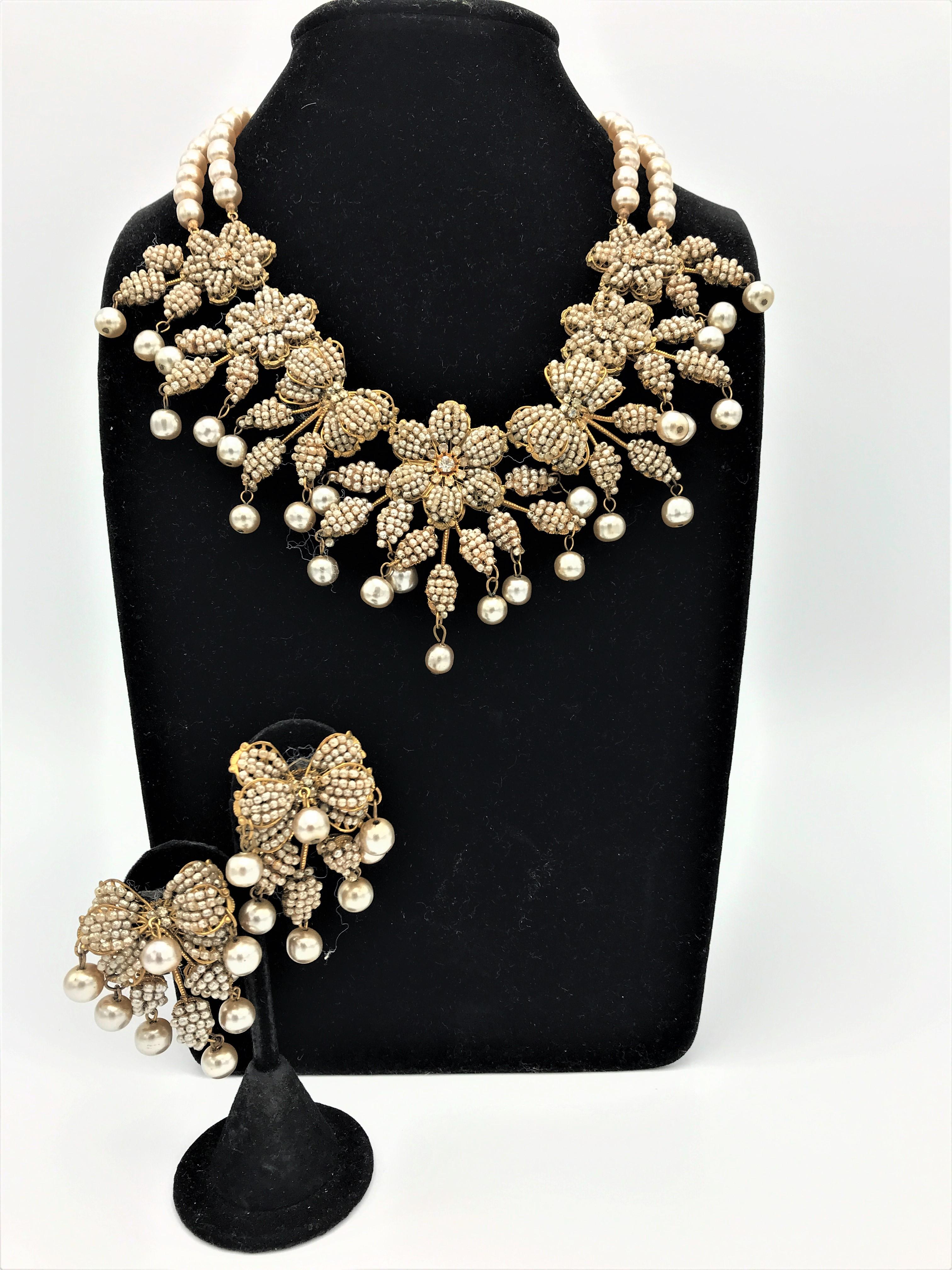 Vintage Miriam Haskell set, necklace and clip-on earing collectore pieces, 1940s In Excellent Condition For Sale In Stuttgart, DE
