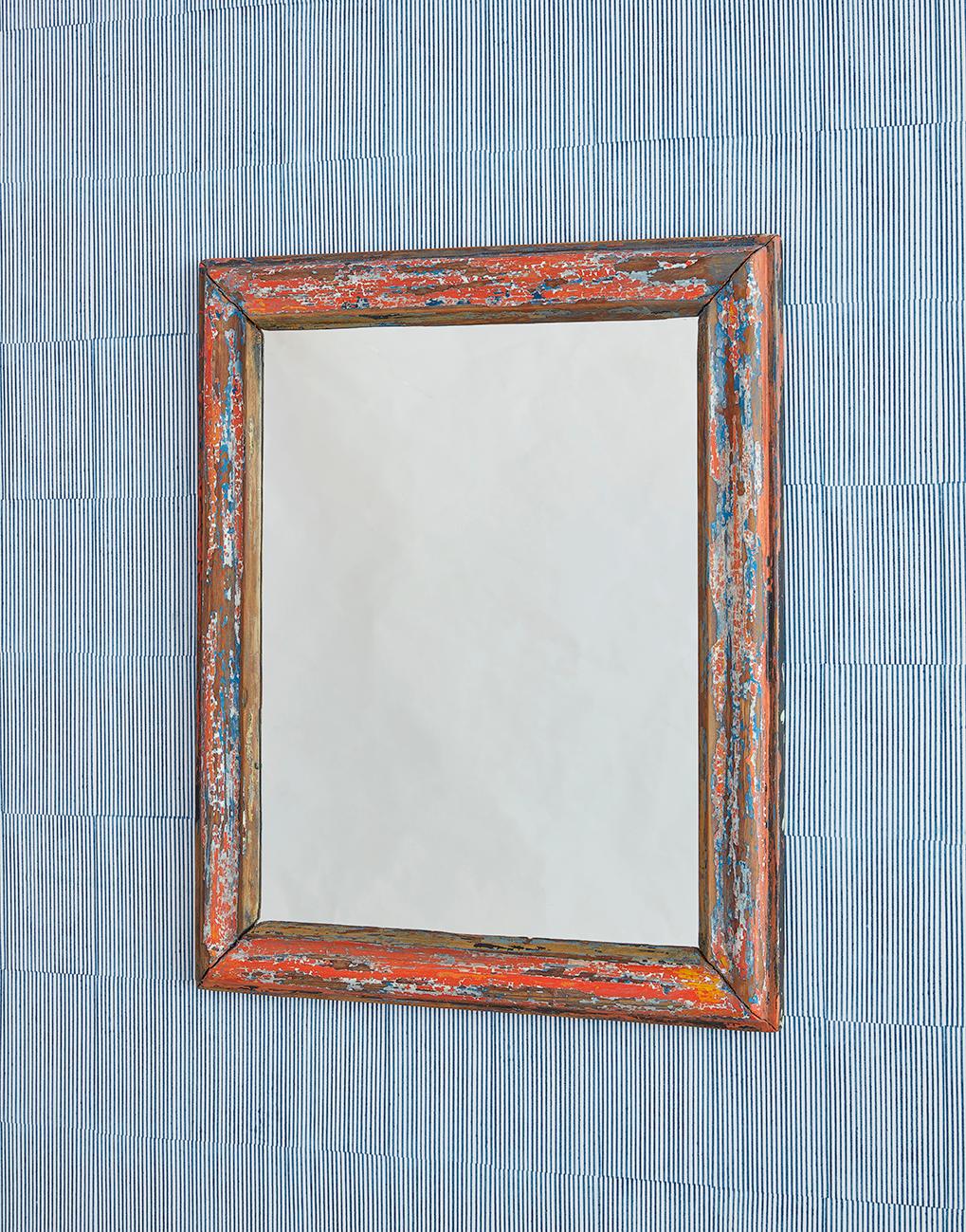 France, Vintage By

Miroir dans un cadre antique.