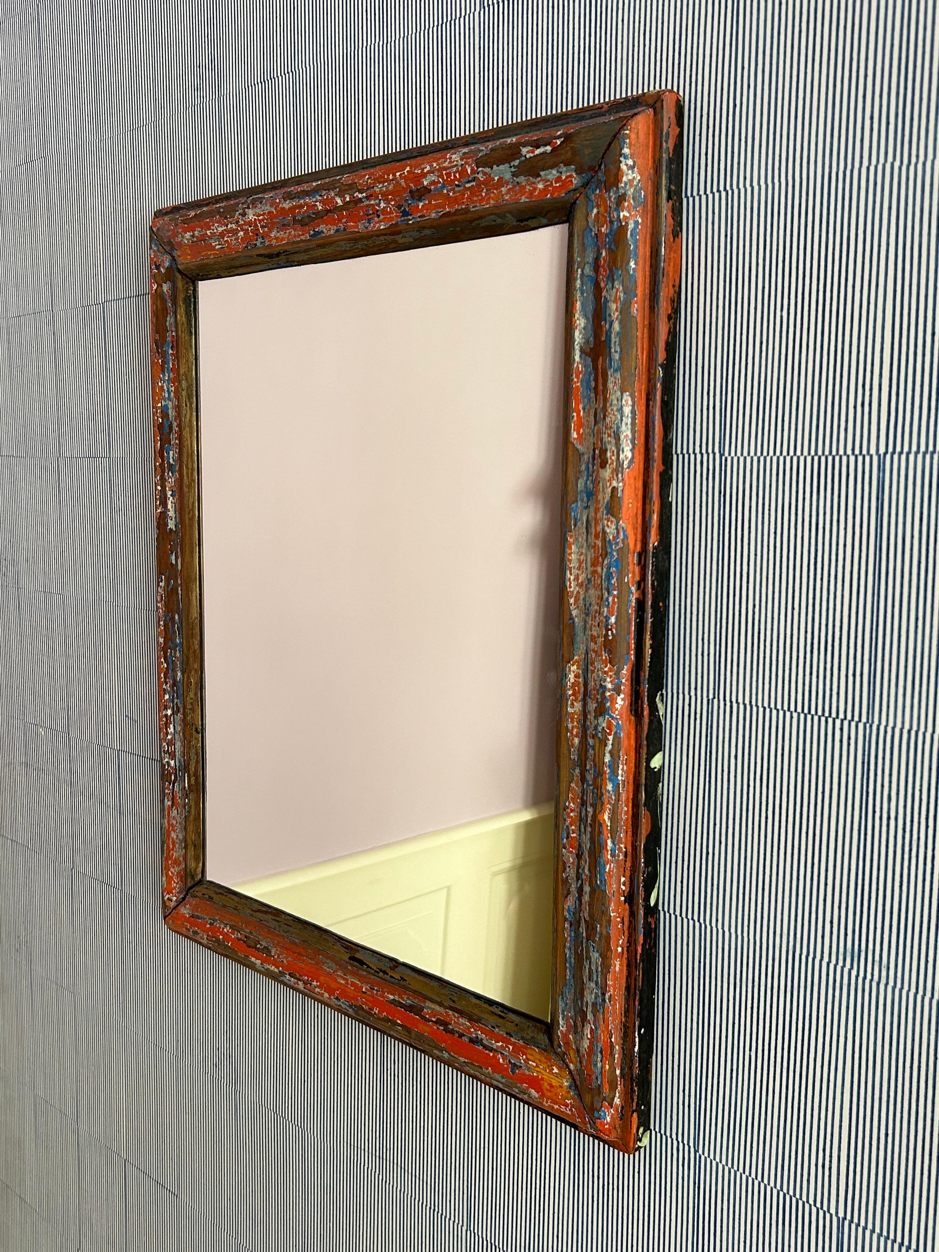 Miroir vintage dans un cadre en bois ancien avec peinture d'origine, France, 20ème siècle Bon état - En vente à Copenhagen K, DK