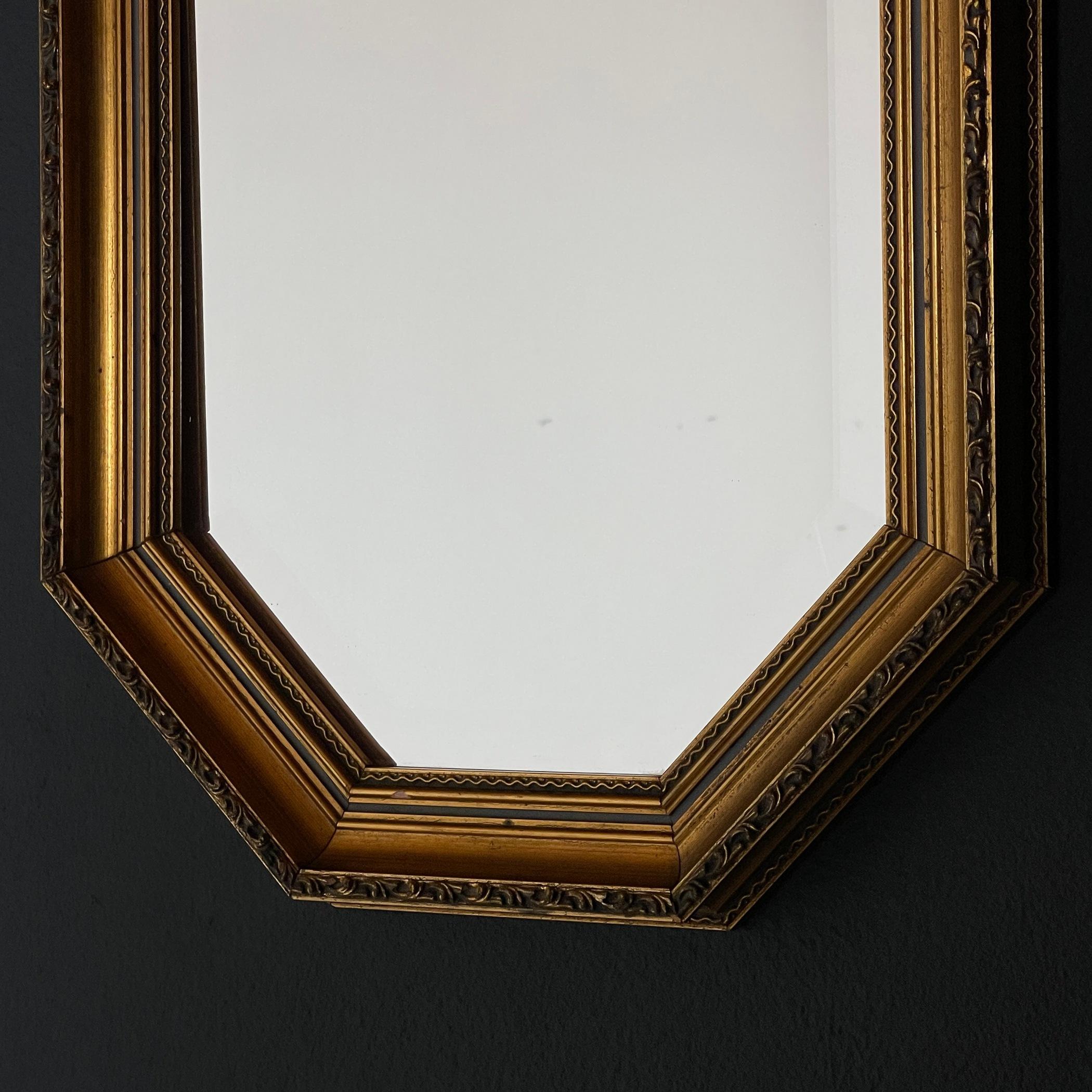 Vintage Mirror in golden wooden octagonal frame, Italy 1950s  6