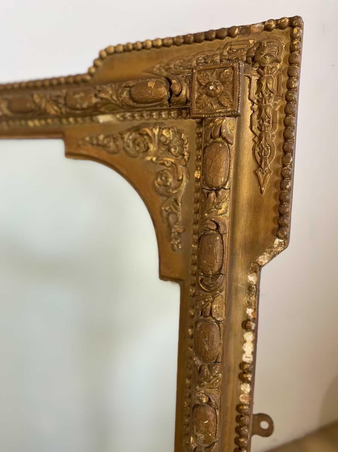 Miroir vintage avec cadre doré détaillé Bon état - En vente à Fullerton, CA