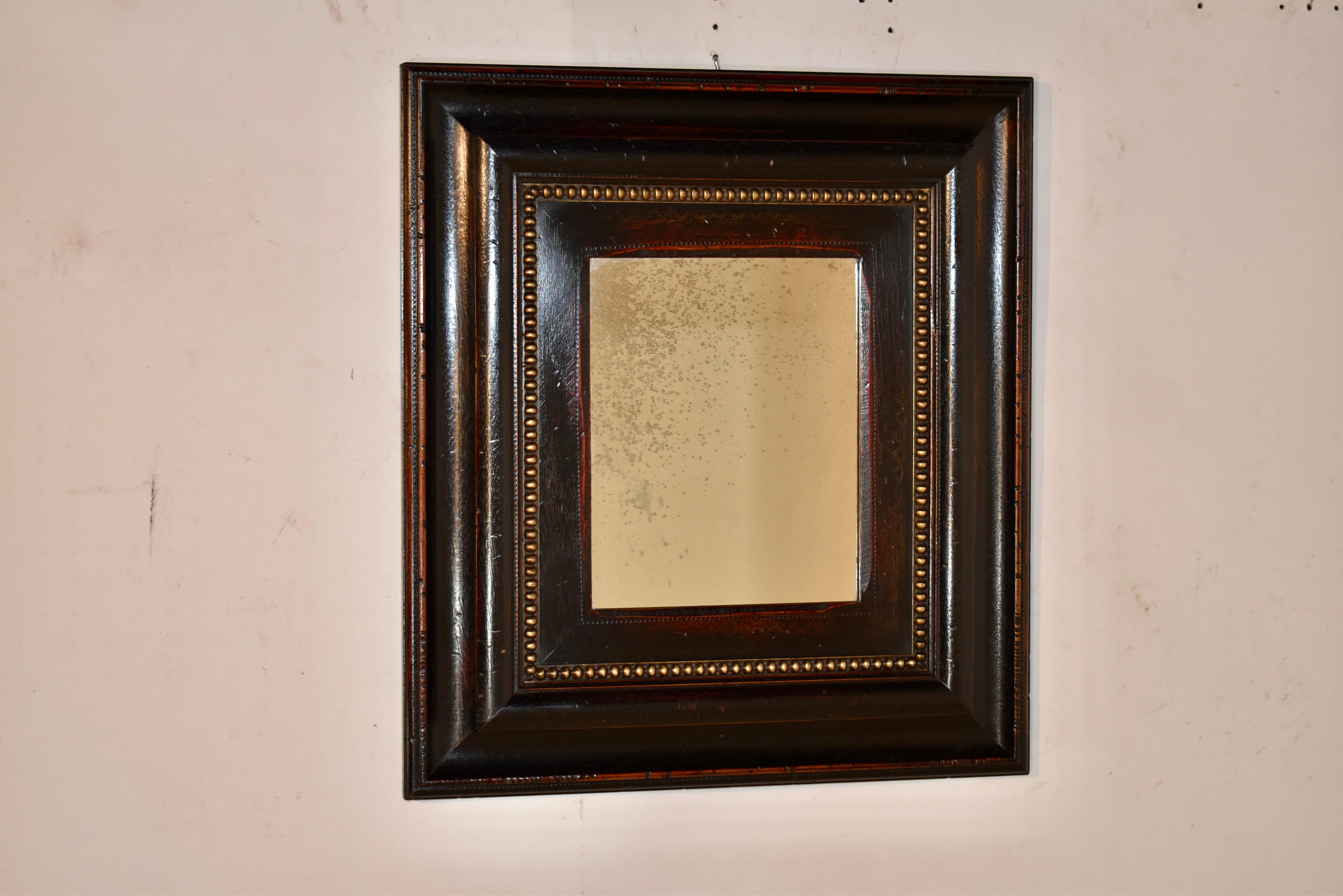 Américain Miroir vintage avec large cadre moulé en vente