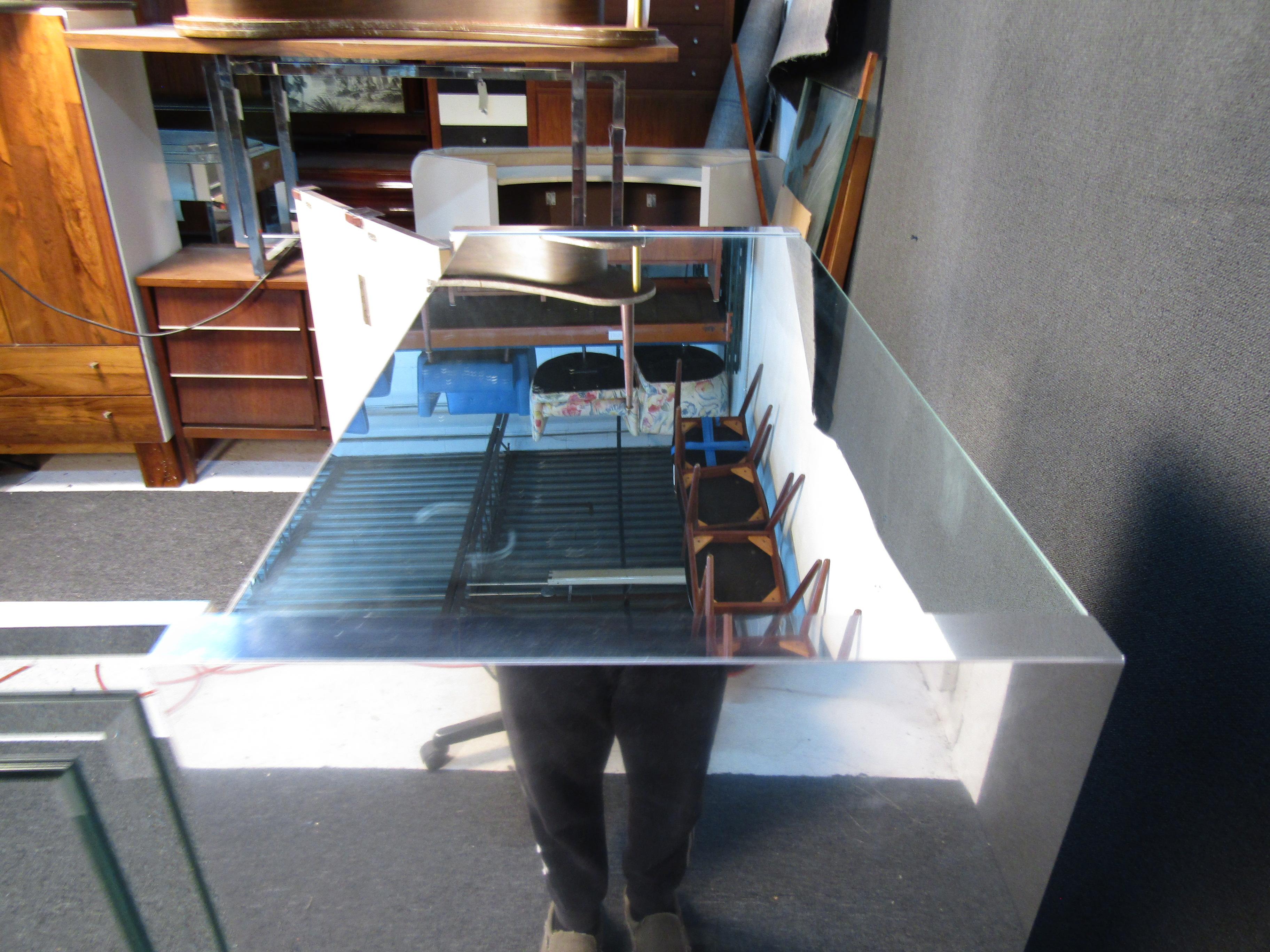 Vintage Mirrored Cabinet For Sale 5