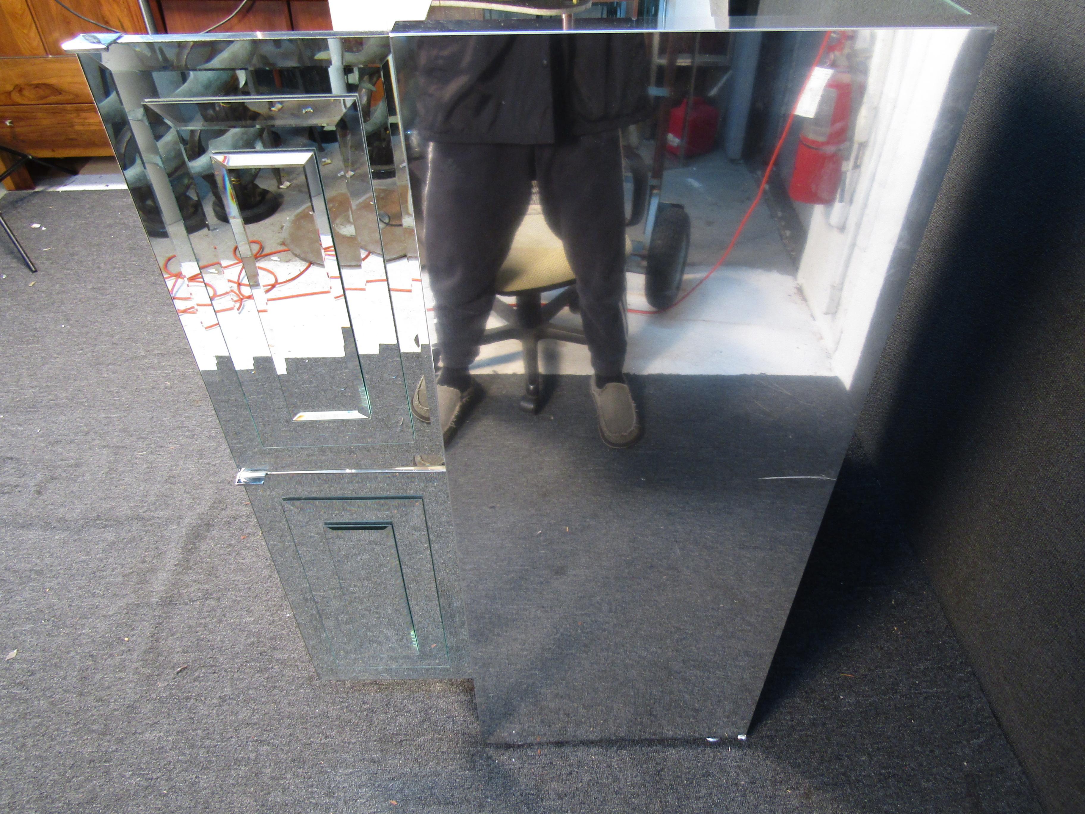 Vintage Mirrored Cabinet For Sale 3
