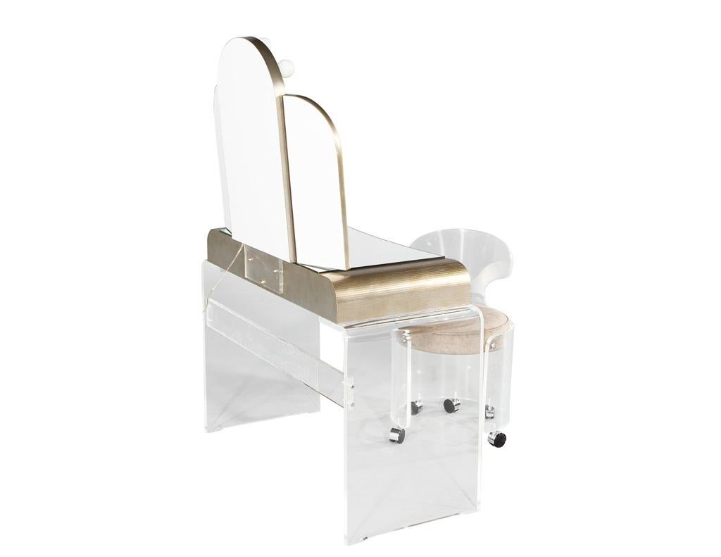 Vintage Mirrored Modernist Lucite Acrylic Vanity Set In Good Condition In North York, ON