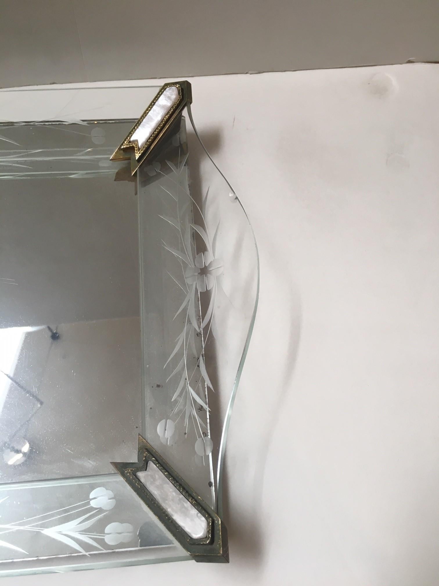 Bandeja Espejada Vintage con Laterales de Cristal Grabado con Detalle de Nácar en venta 3