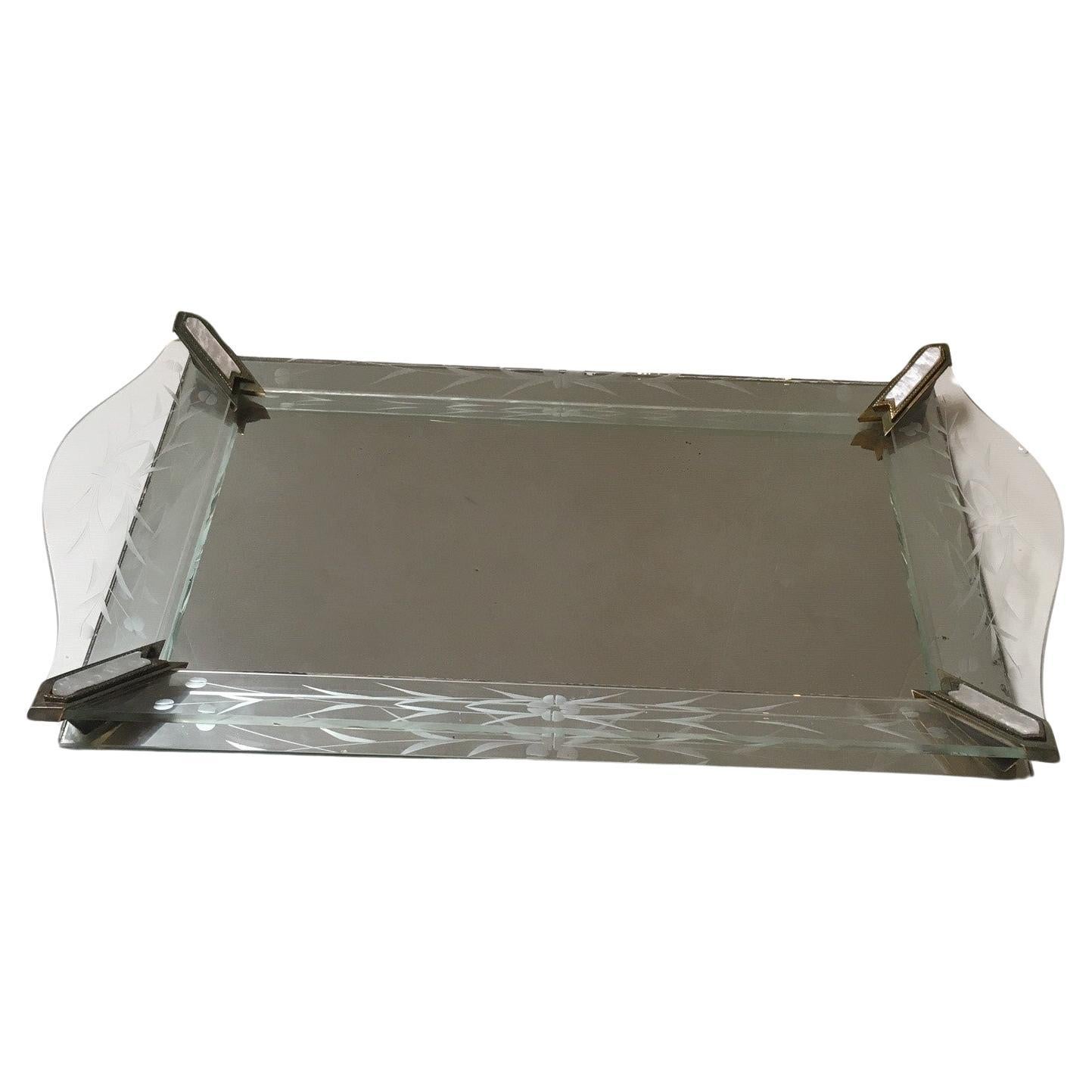 Bandeja Espejada Vintage con Laterales de Cristal Grabado con Detalle de Nácar en venta