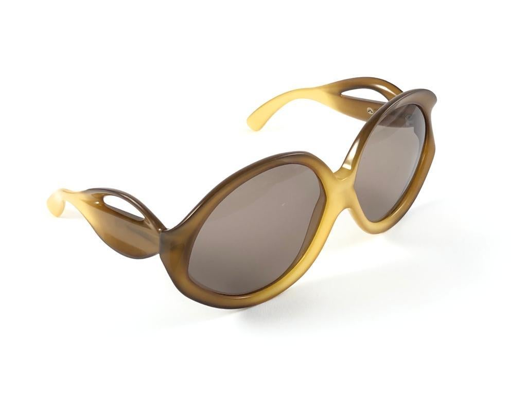 Miss Dior lunettes de soleil autrichiennes vintage à deux tons brun clair avec masque en ambre, années 70 Unisexe en vente