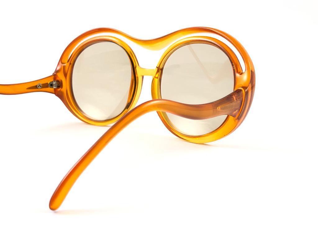 Miss Dior lunettes de soleil autrichiennes vintage à deux tons brun clair avec masque en ambre, années 70 Unisexe en vente