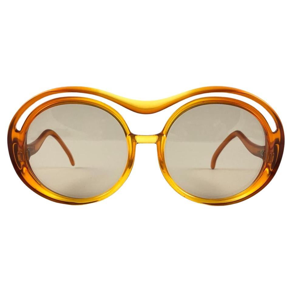Miss Dior lunettes de soleil autrichiennes vintage à deux tons brun clair avec masque en ambre, années 70 en vente