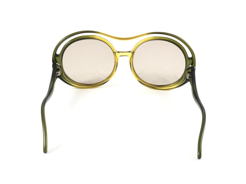 Miss Dior lunettes de soleil autrichiennes vintage à deux tons vert clair et vert masque, années 70 en vente 6