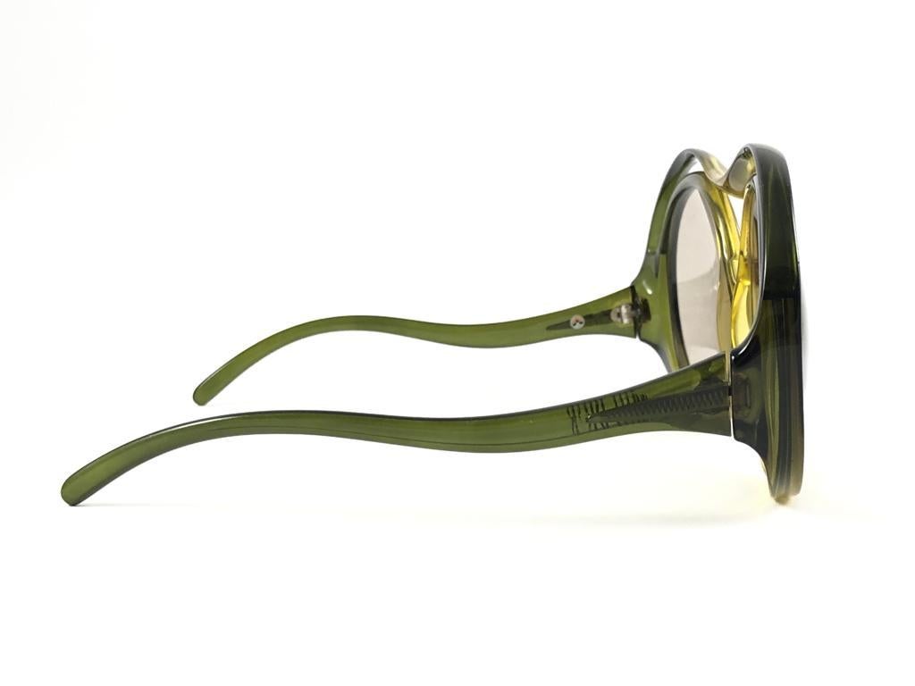 Miss Dior lunettes de soleil autrichiennes vintage à deux tons vert clair et vert masque, années 70 Excellent état - En vente à Baleares, Baleares