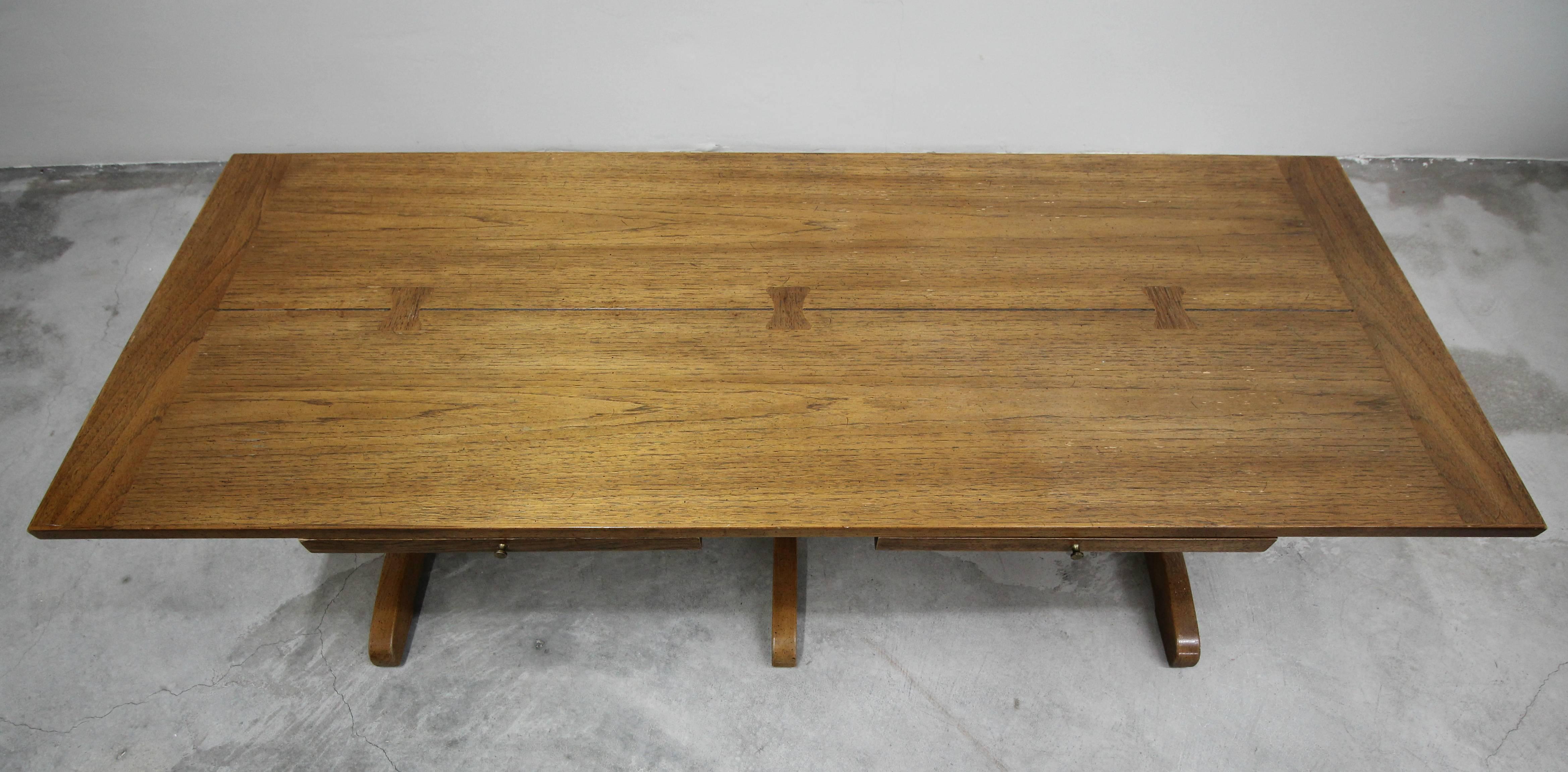 Vintage Mission Arts & Crafts Style Oak Coffee Table In Excellent Condition In Las Vegas, NV