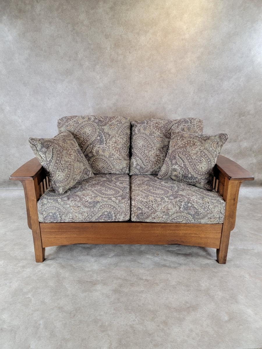 Vintage Mission Styled Solid Wood Framed Paisley Upholstered Farmhouse Loveseat 

Circa 20th Century 

Dimensions:

Loveseat:

30