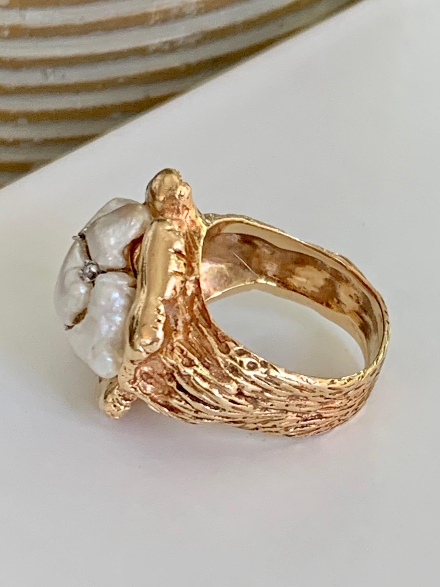Women's or Men's Vintage Mississippi River Pearl 14 Karat Gold Floral Design Ring