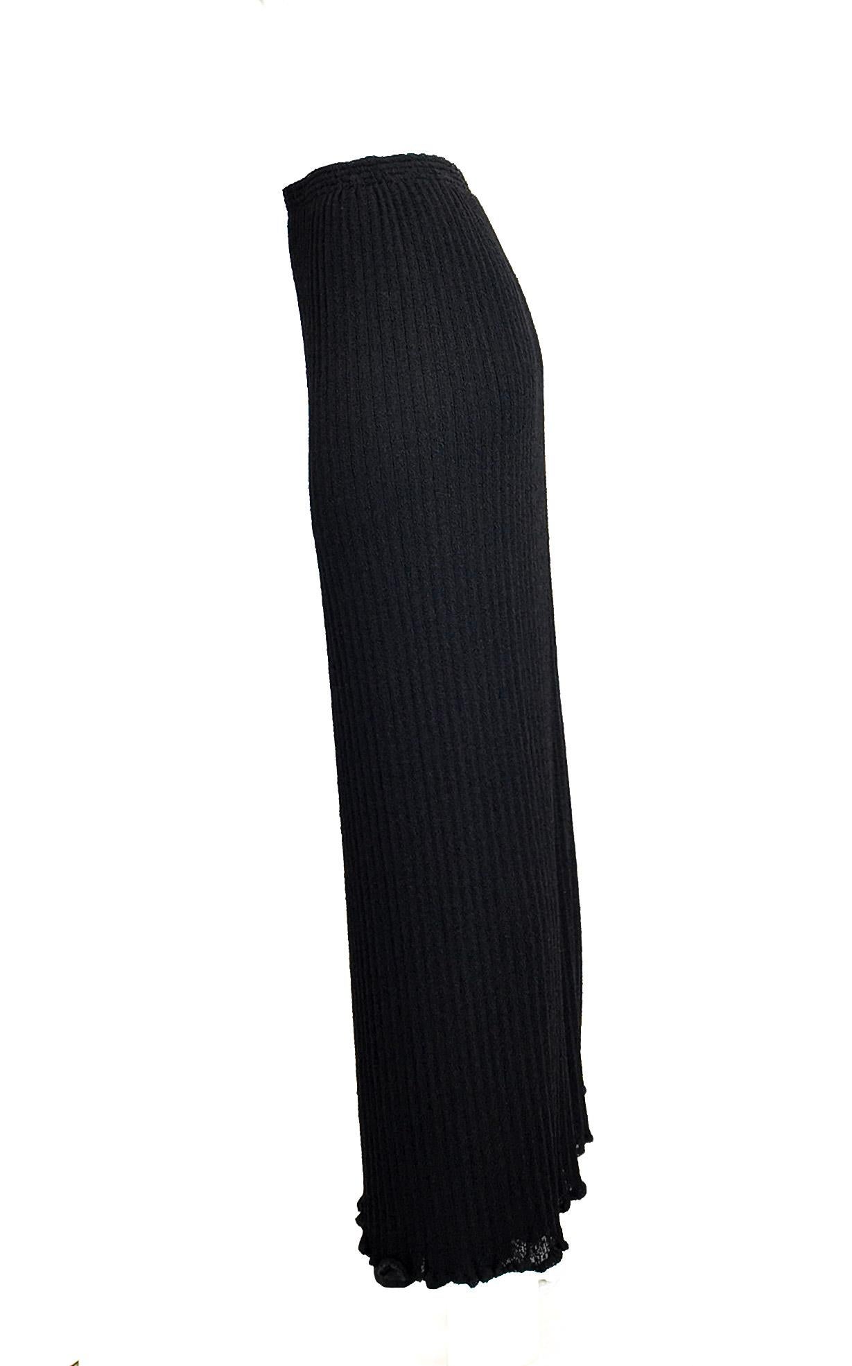 Vintage Missoni Black Ribbed Knit Maxi Skirt In Excellent Condition For Sale In Los Angeles, CA