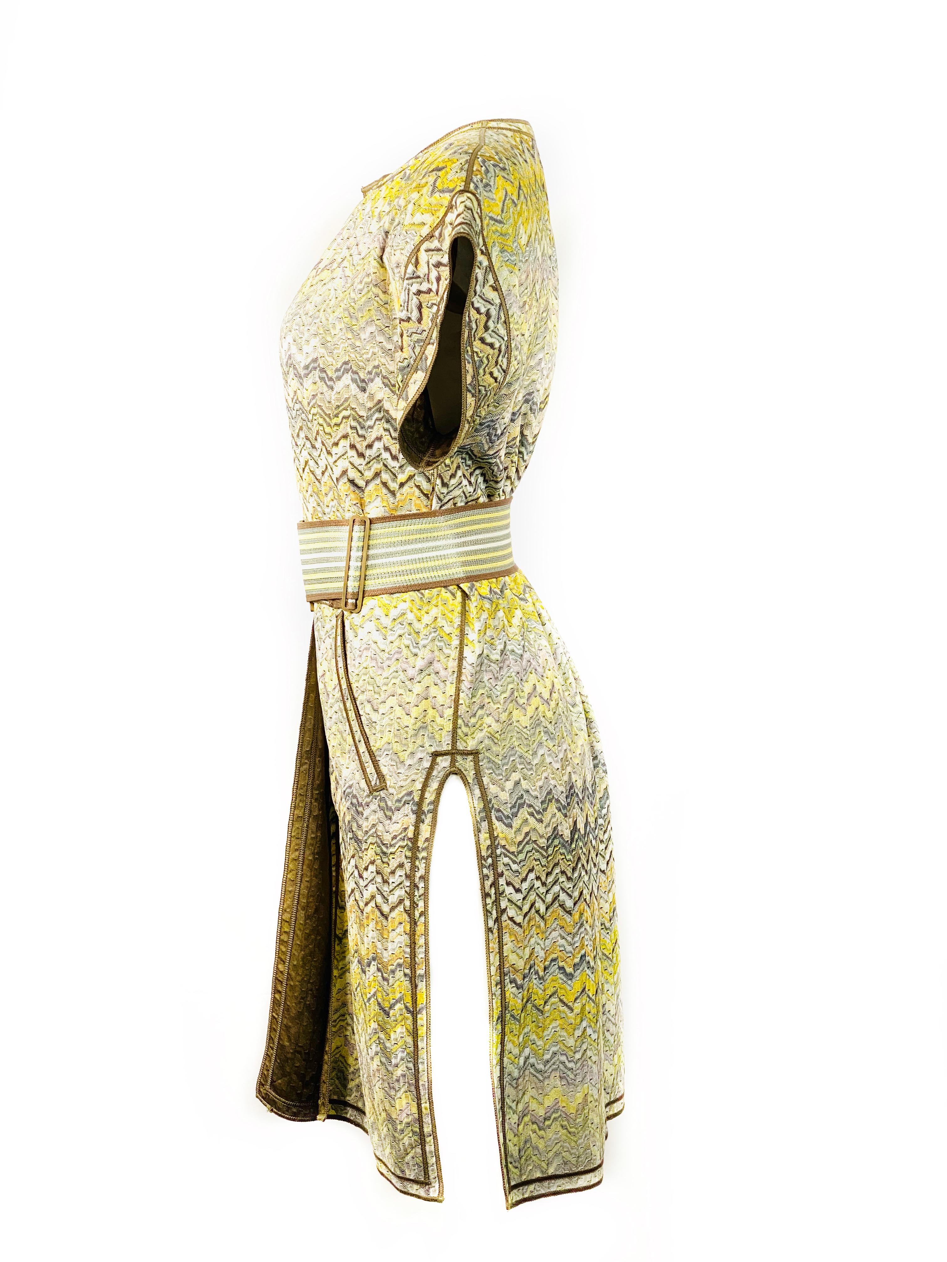 Vintage Missoni Mehrfarbiges Mantel-Abdeck-Minikleid mit Gürtel Größe 42 Damen im Angebot