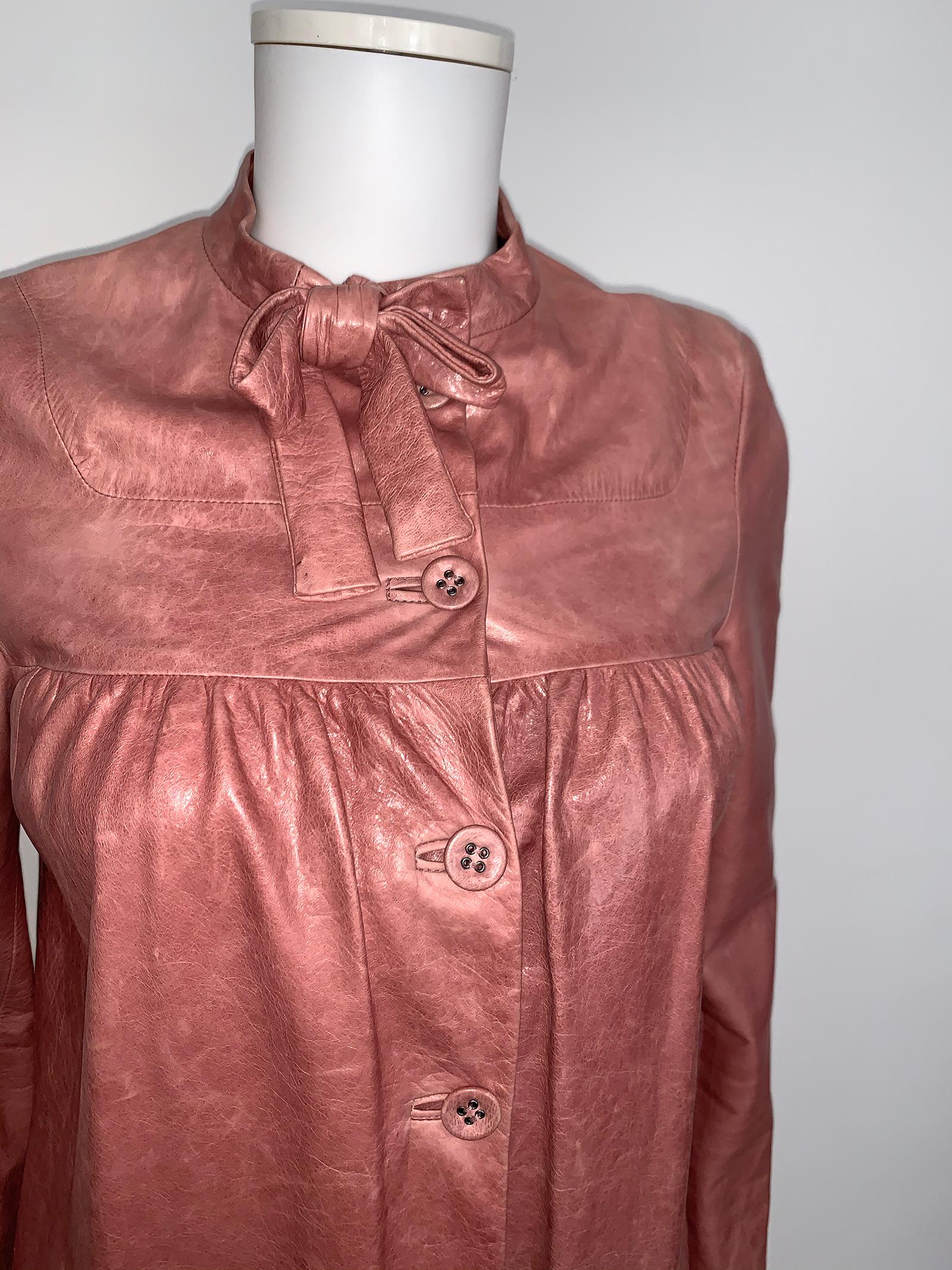 Vintage Miu Miu Pink Leather Coat In Good Condition For Sale In Paris, FR