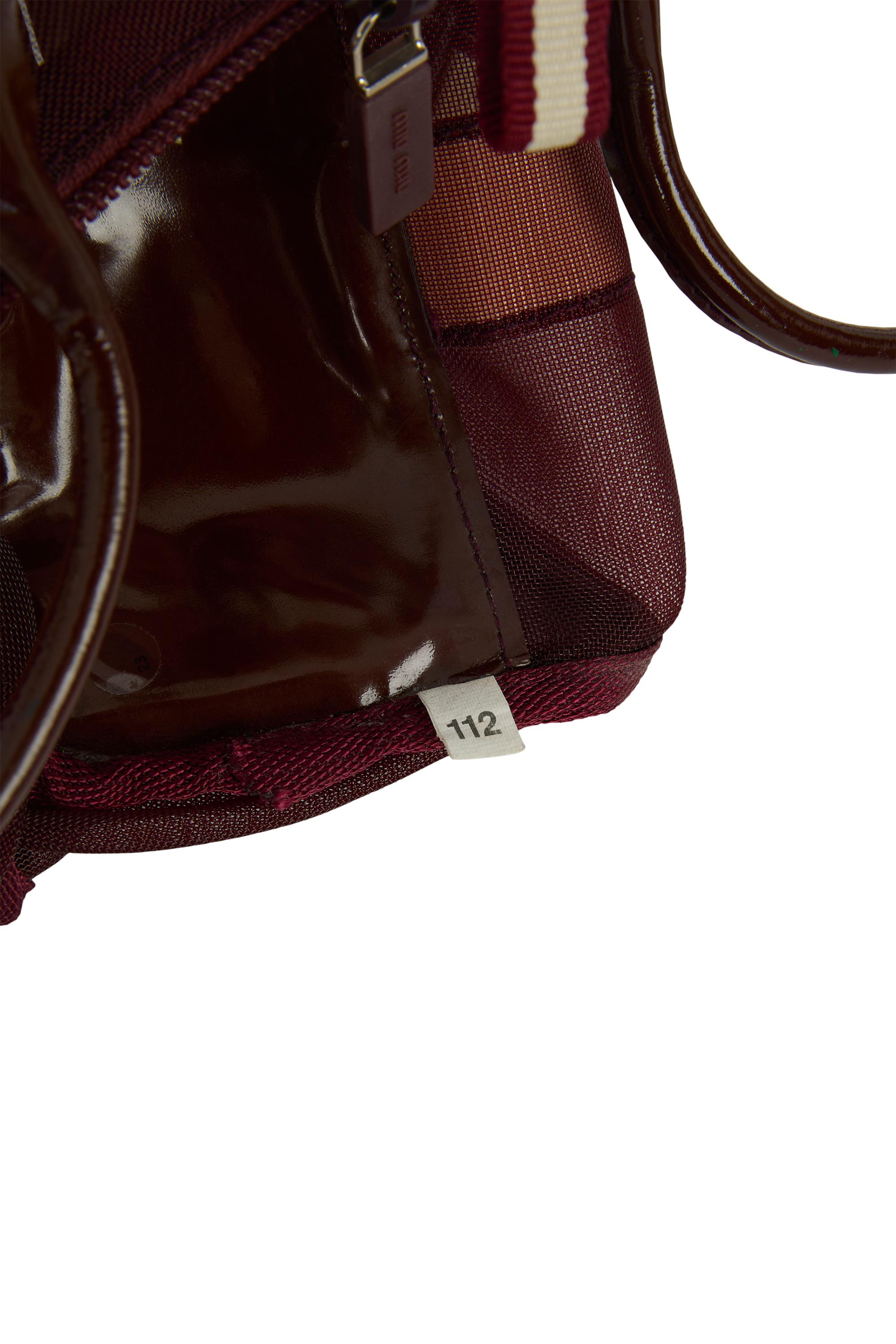 Vintage Miu Miu S/S 1999 Burgundy & Cream Mesh Shoulder Bag Unisexe en vente