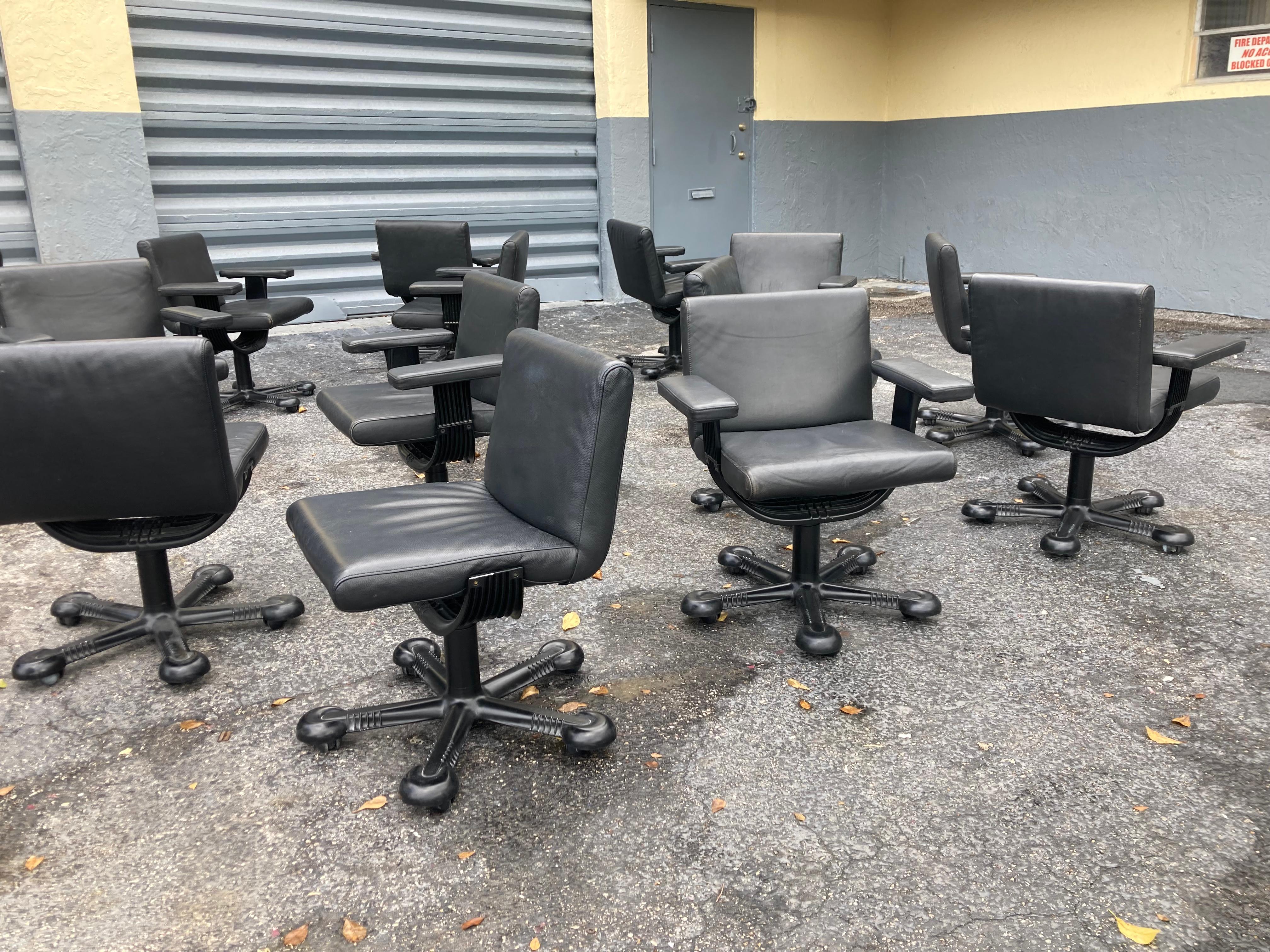 Fin du 20e siècle Fauteuils mixtes vintage en cuir noir par Afra & Tobia Scarpa pour Molteni, 1975