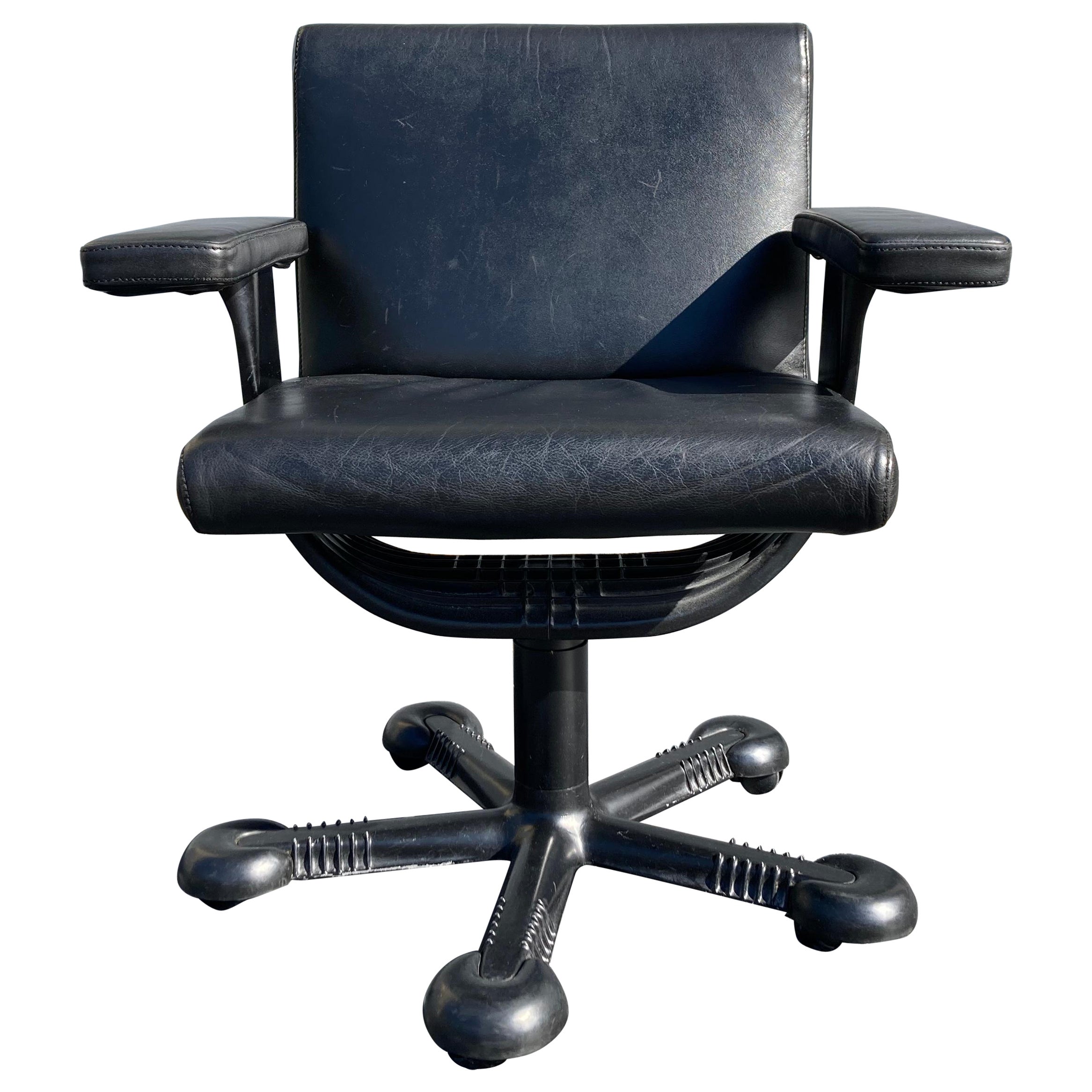 Fauteuils mixtes vintage en cuir noir par Afra & Tobia Scarpa pour Molteni, 1975
