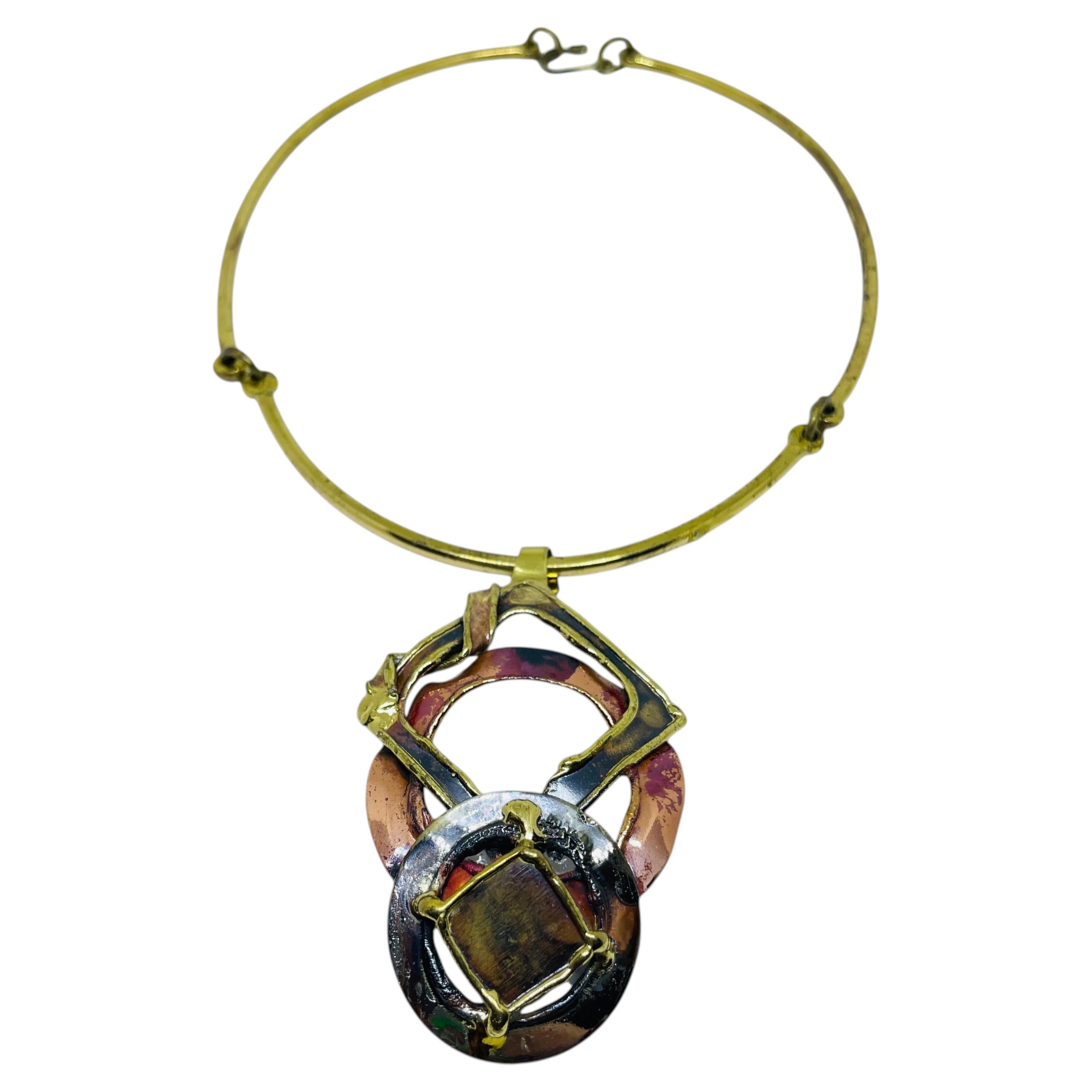 Collana artigianale brutalista d'epoca in metallo misto ottone-rame