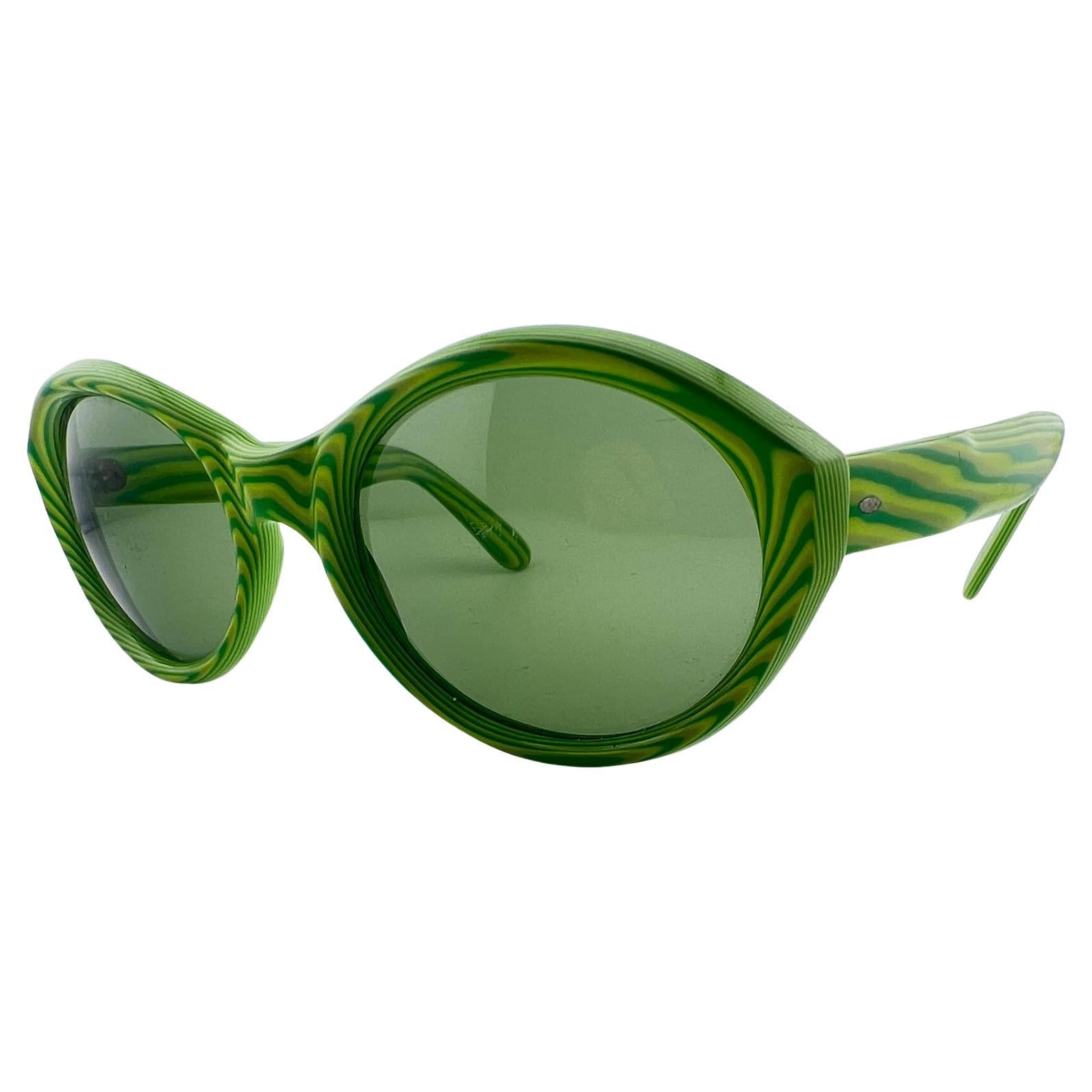 Vintage Mod GoGo Psychedelic Green Oval Sunglasses 1960 Made in France