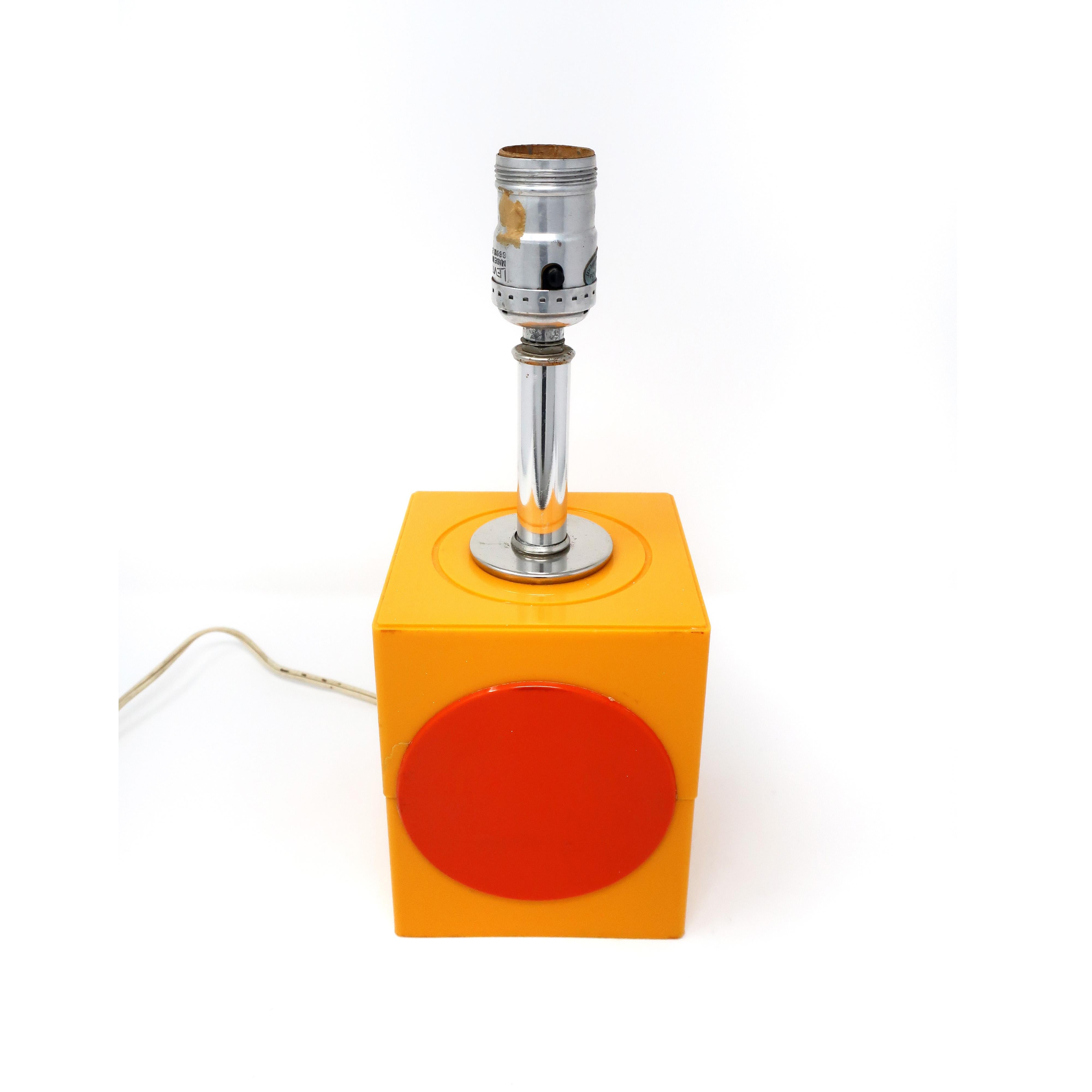 Mid-Century Modern Vintage Mod Orange and Red Table Lamp For Sale