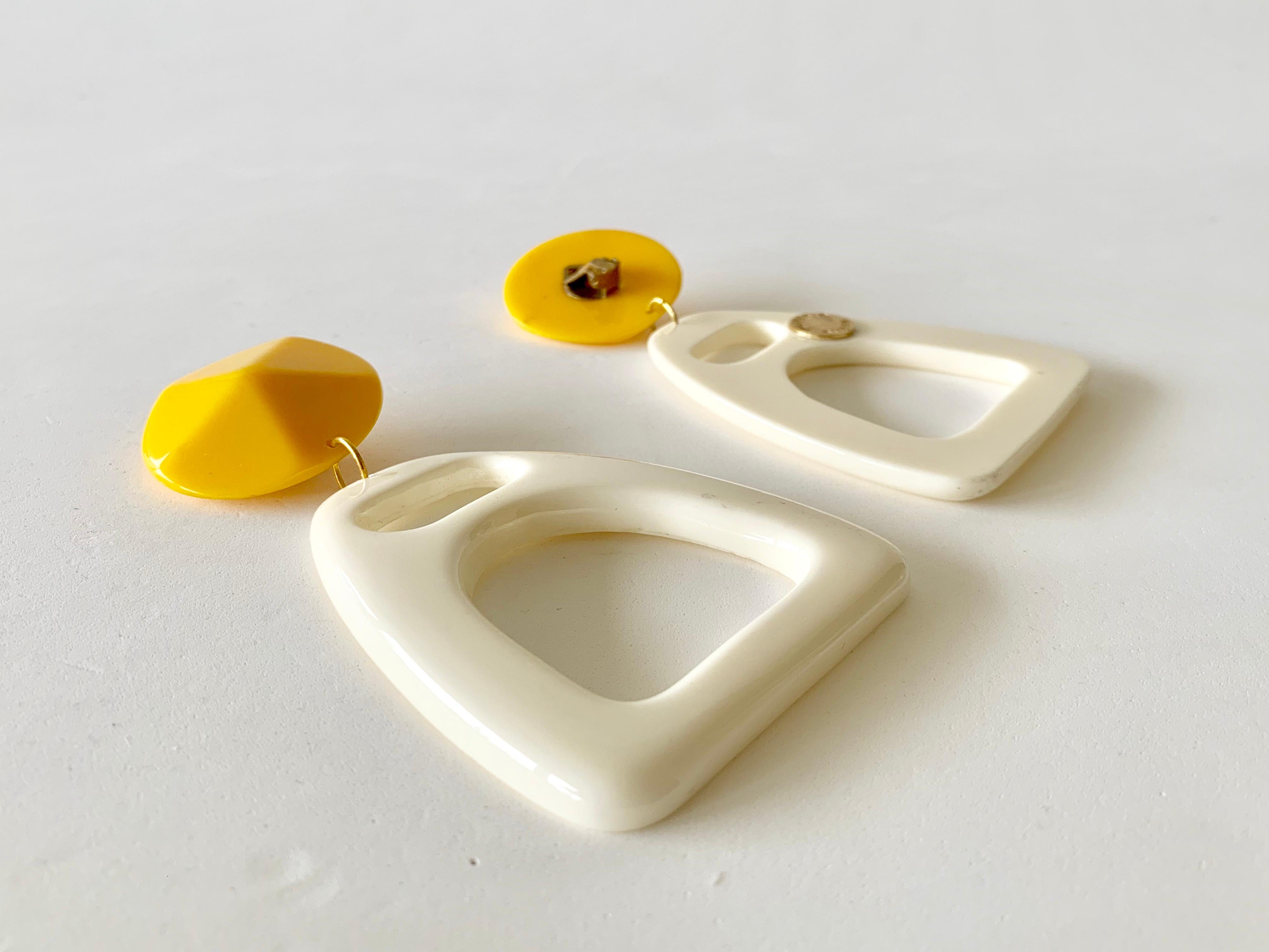 Vintage Mod Oversized Yellow and White Statement Earrings  7