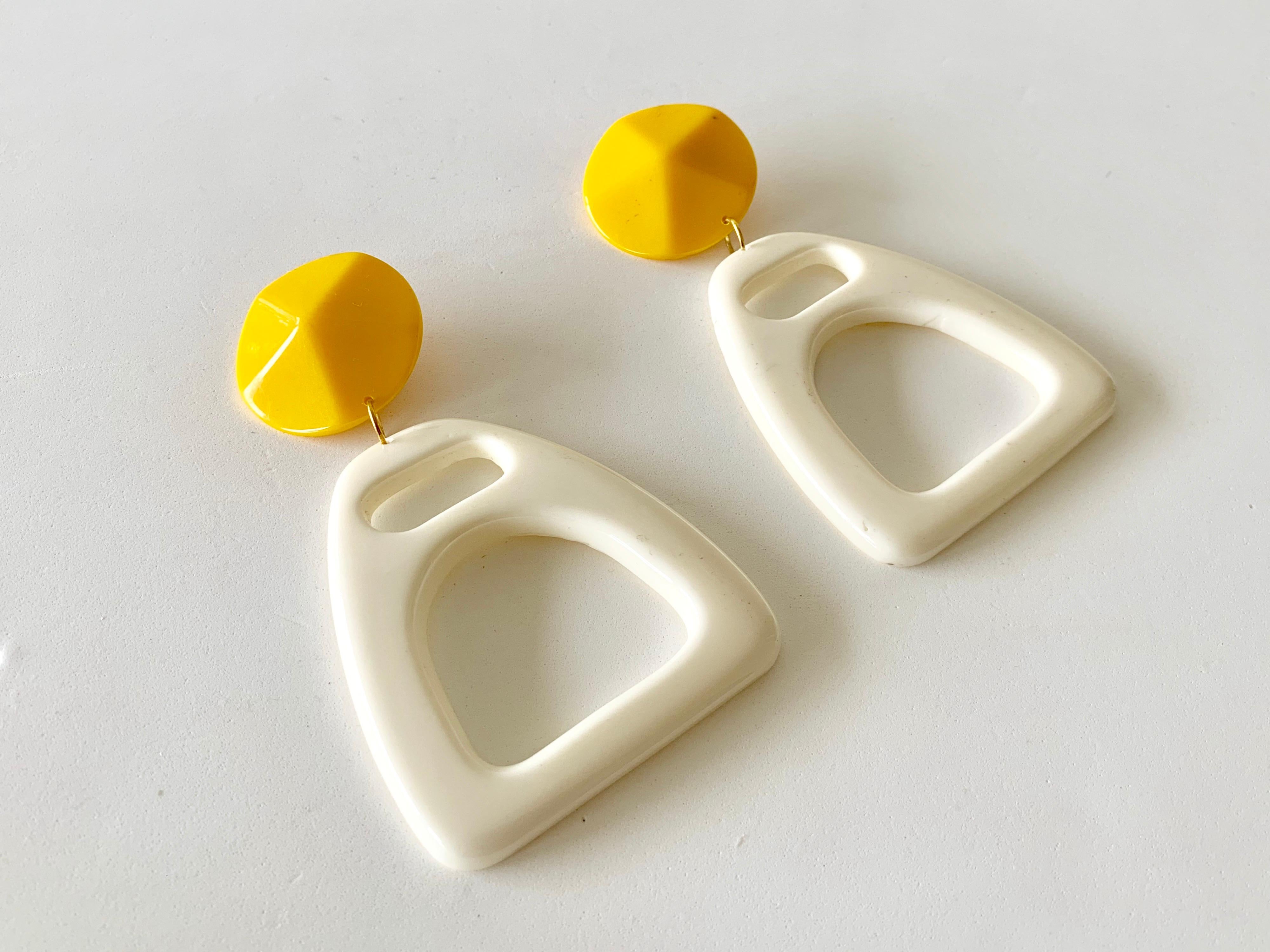 Vintage Mod Oversized Yellow and White Statement Earrings  4