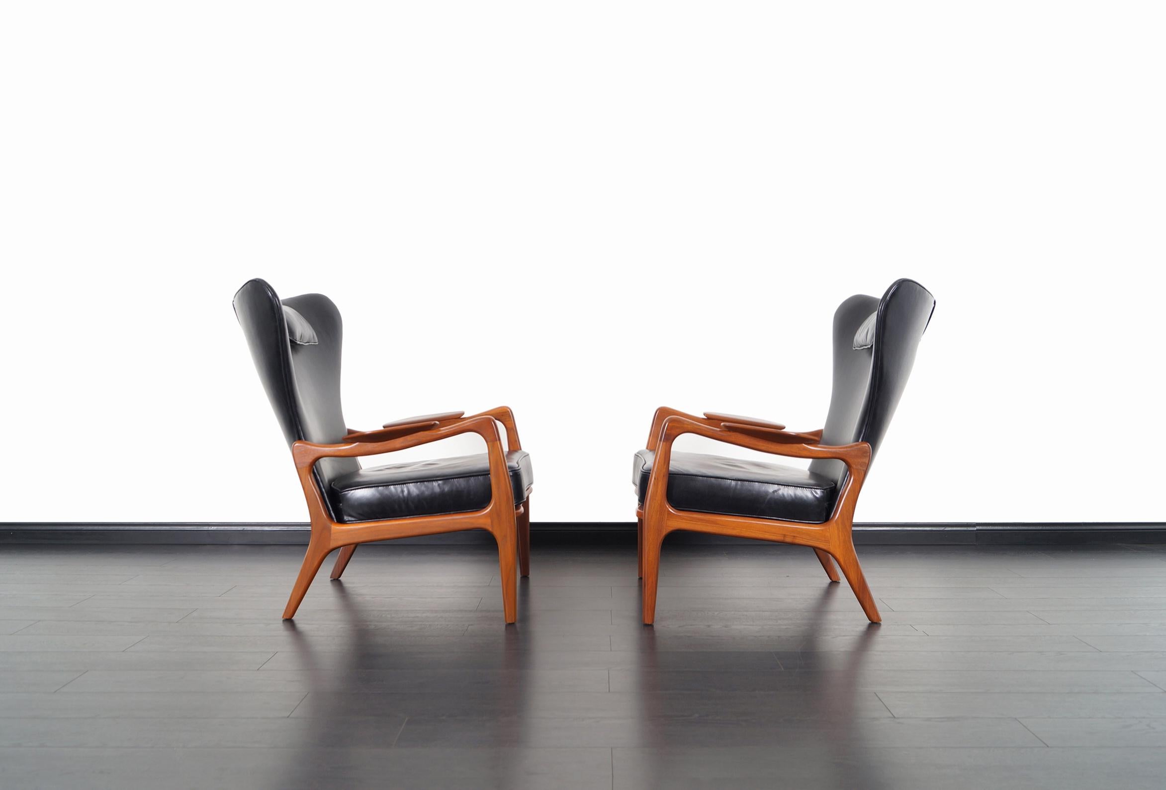 Mid-Century Modern Vintage Model 1410-C Leather Lounge Chairs by Adrian Pearsall