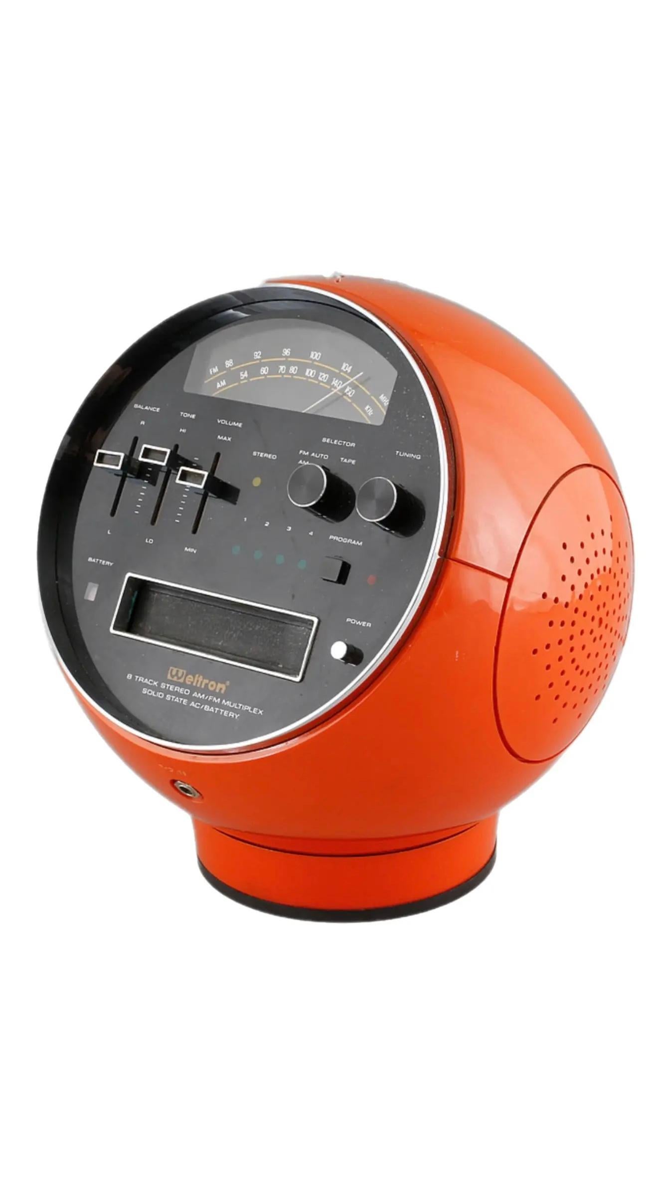 20ième siècle Radio & 8 Track Iconic Space Age Ball Stereo P modèle 2001 Orange Weltron en vente