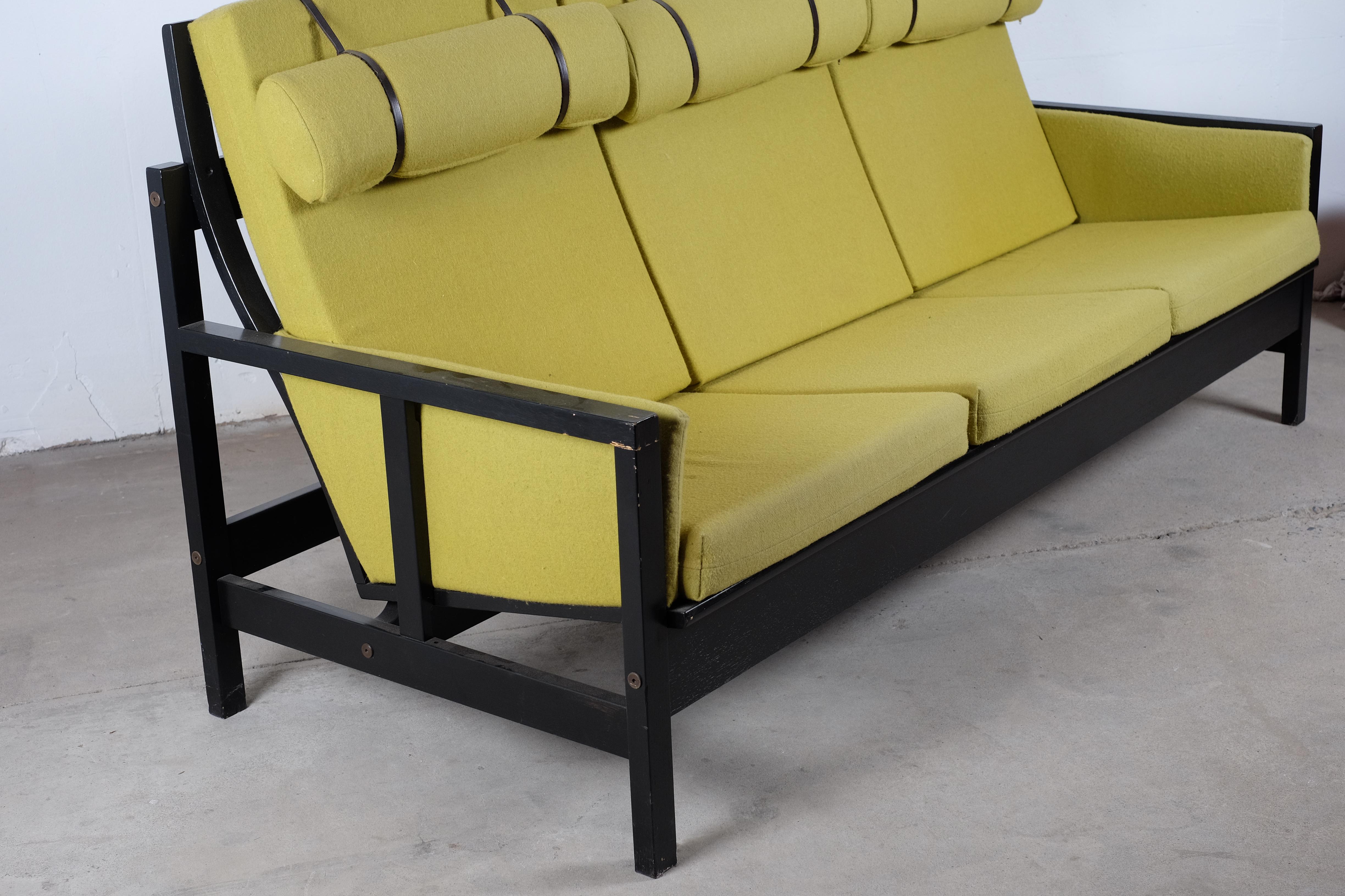 Mid-Century Modern Vintage Model 2253 Sofa by Børge Mogensen for Fredericia For Sale