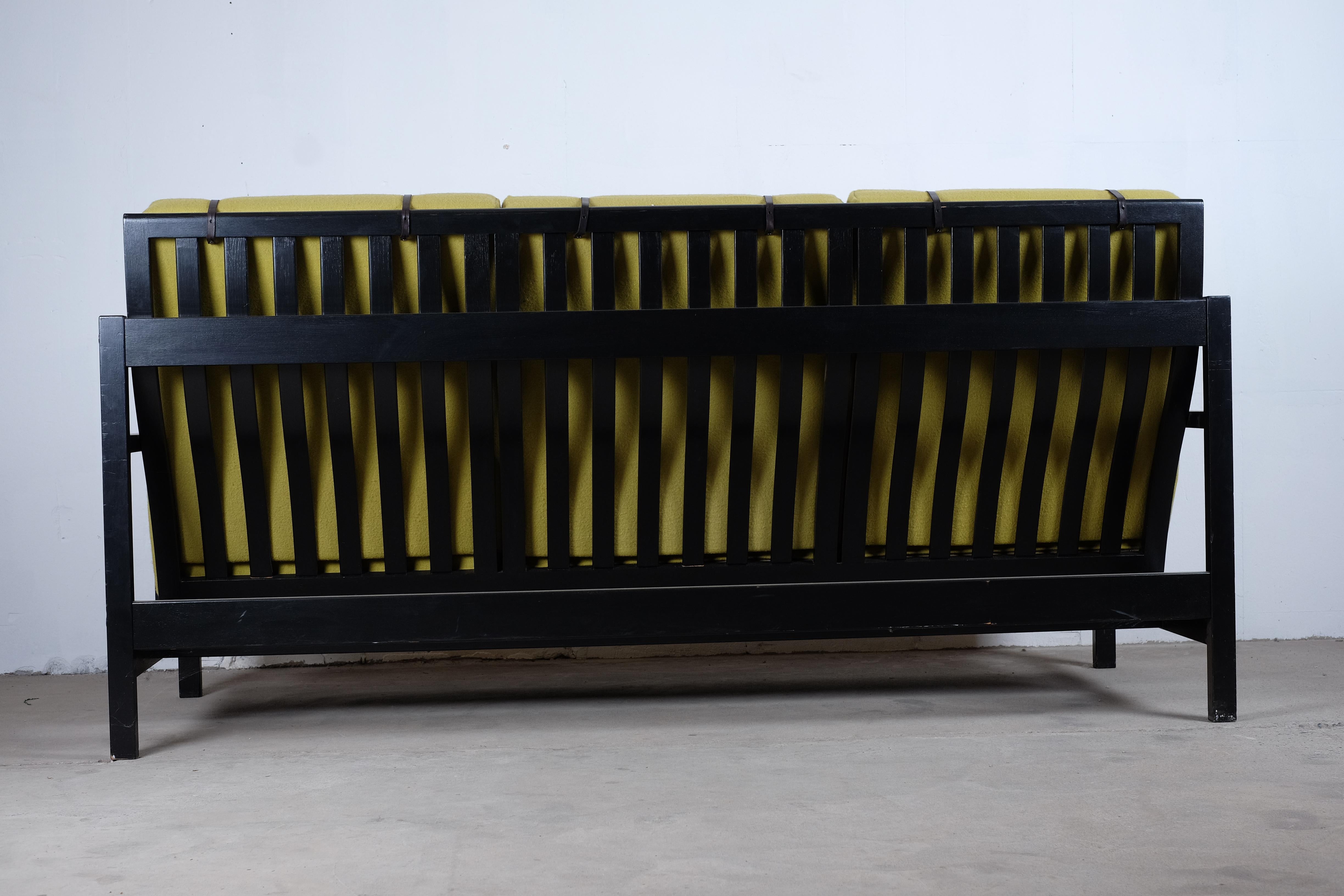 Mid-20th Century Vintage Model 2253 Sofa by Børge Mogensen for Fredericia For Sale